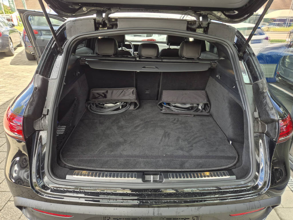 MERCEDES-BENZ EQC 400 4Matic AMG Line-image-3