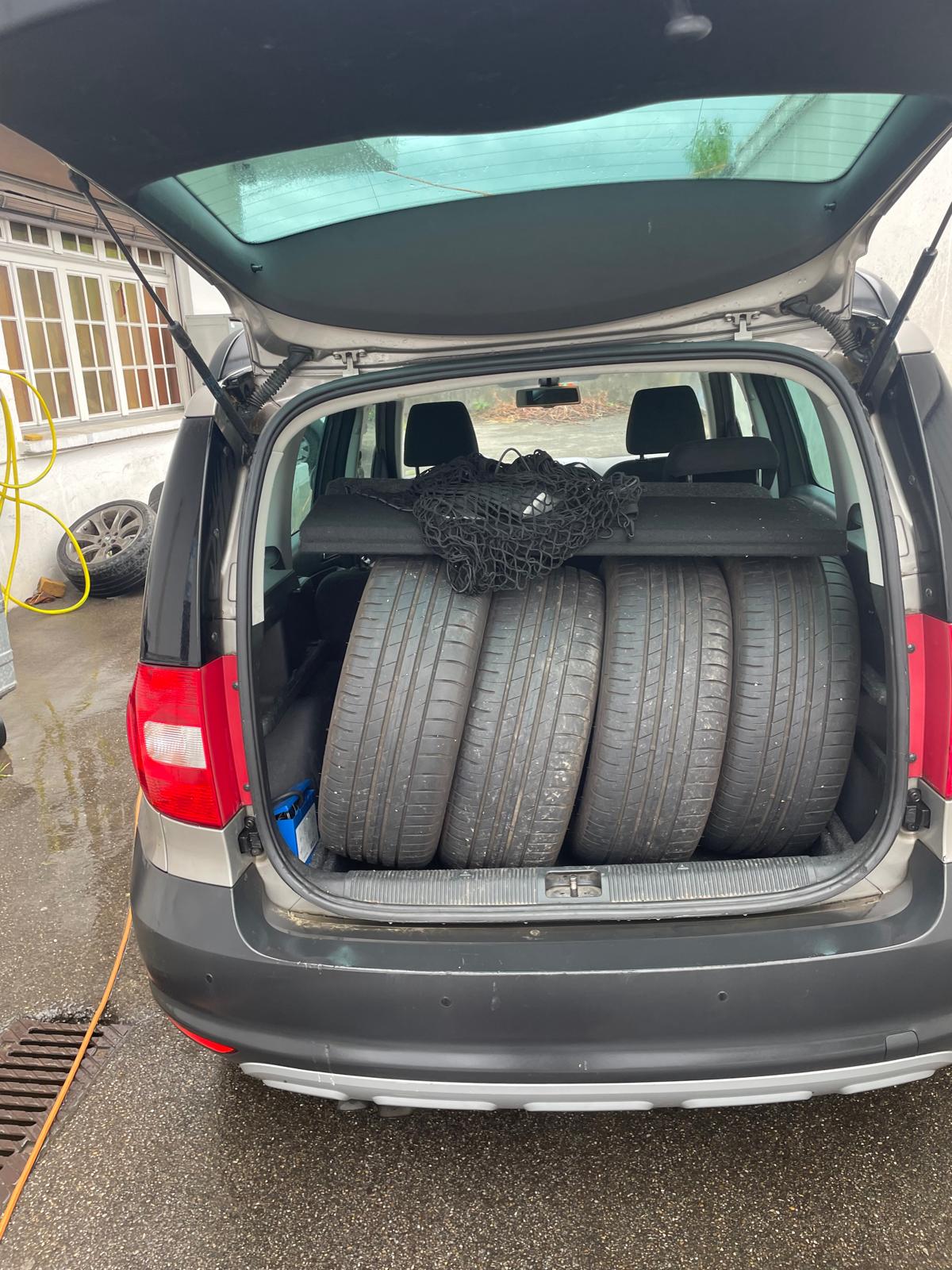SKODA Yeti 1.4 TSI Ambition-image-9