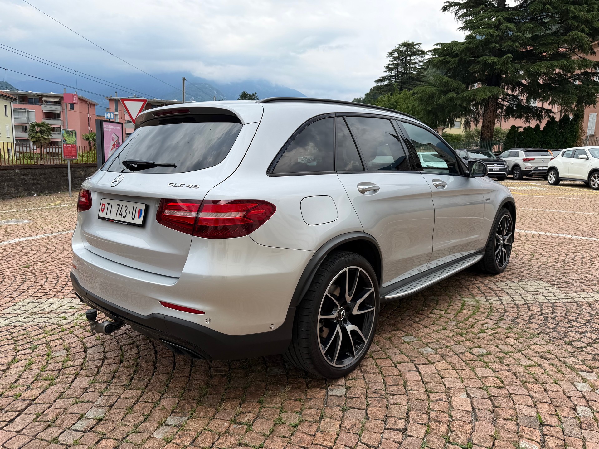 MERCEDES-BENZ GLC 43 AMG 4Matic 9G-Tronic-image-2