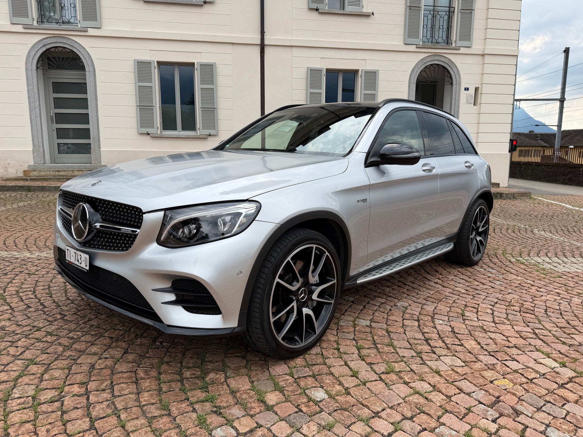 MERCEDES-BENZ GLC 43 AMG 4Matic 9G-Tronic-image-5