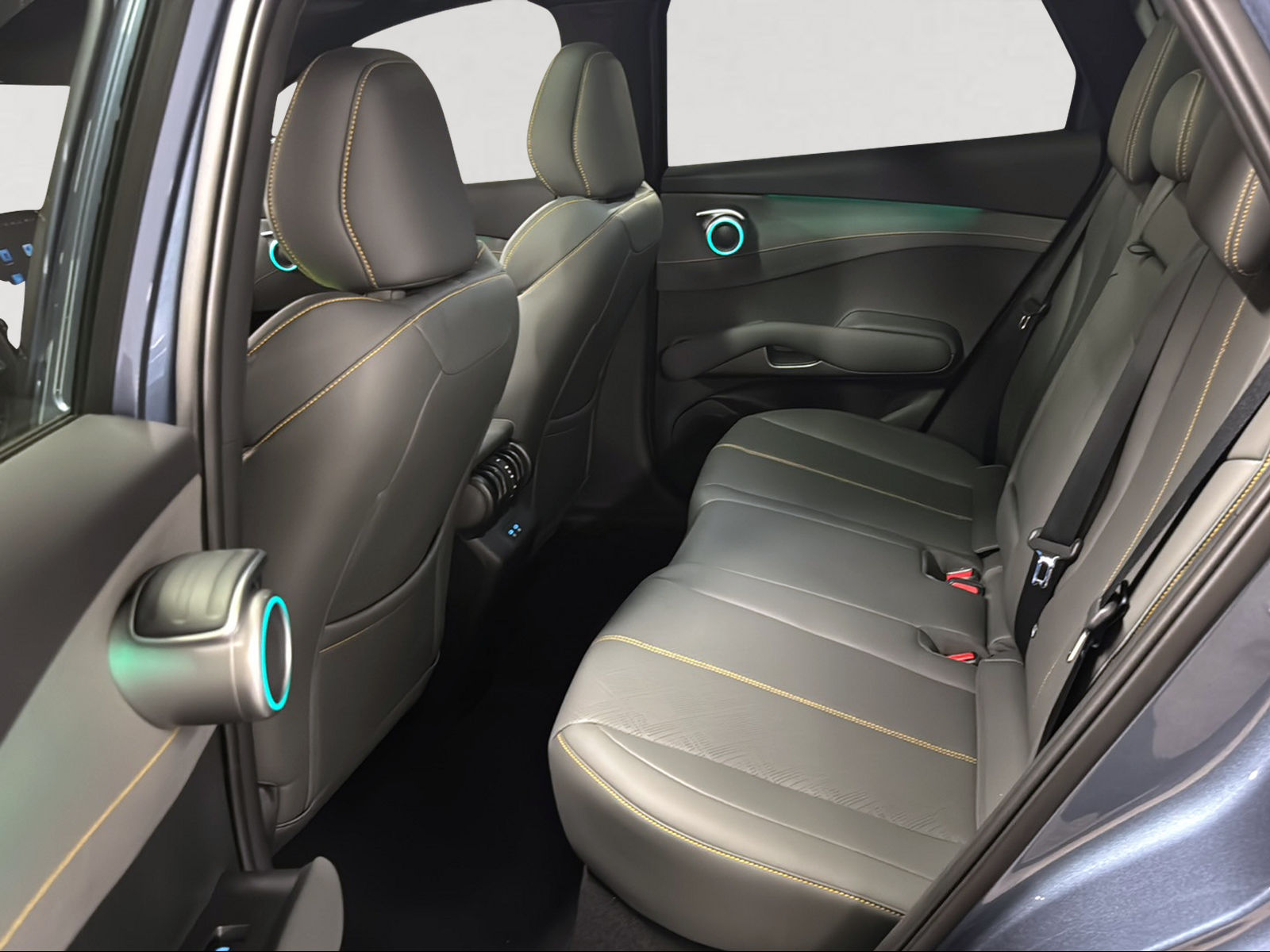 BYD Atto 3 EVO 74.8 kWh Excellence AWD-image-17