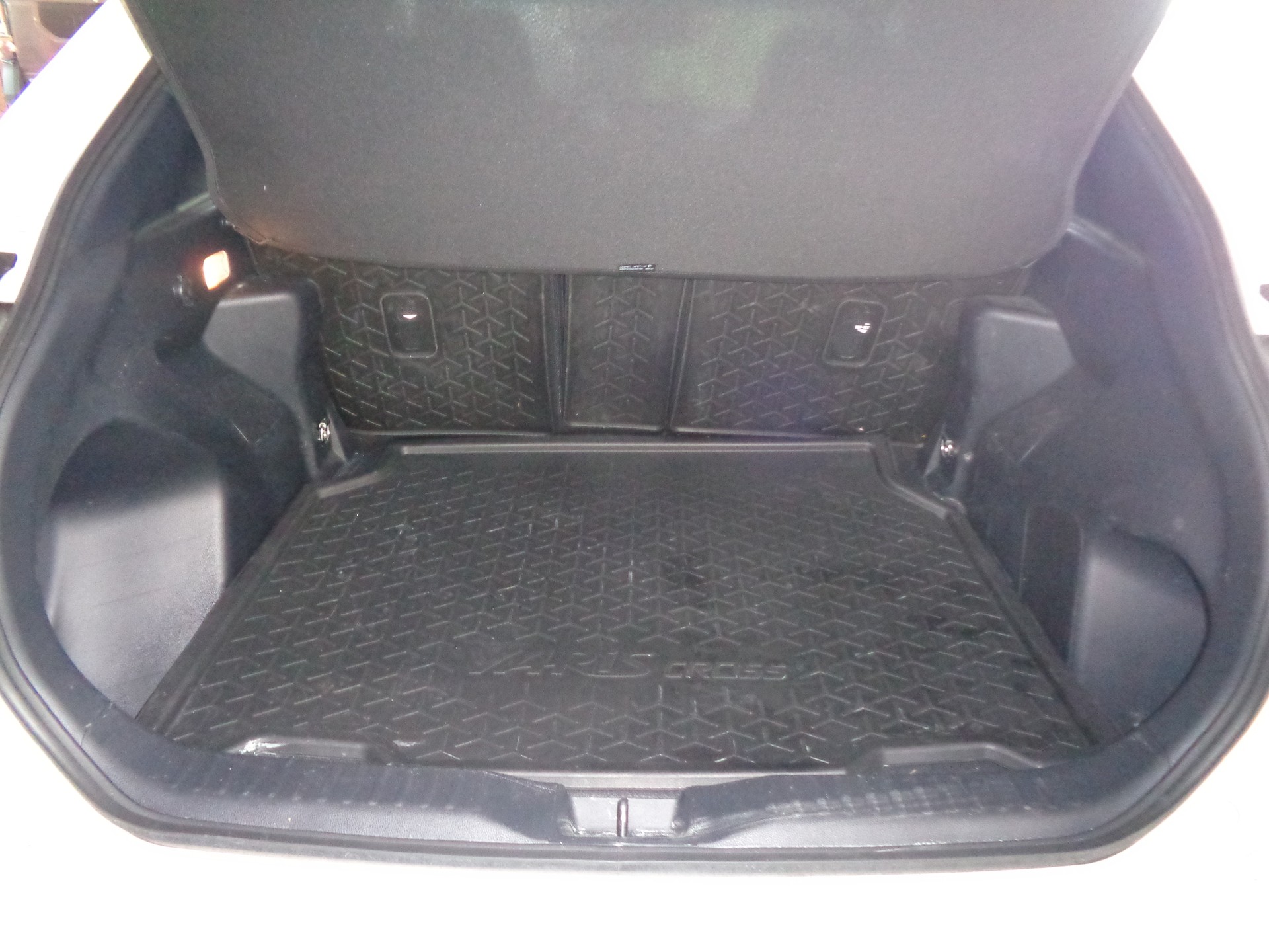 TOYOTA Yaris Cross 1.5 Elegant e-CVT AWDi-image-10