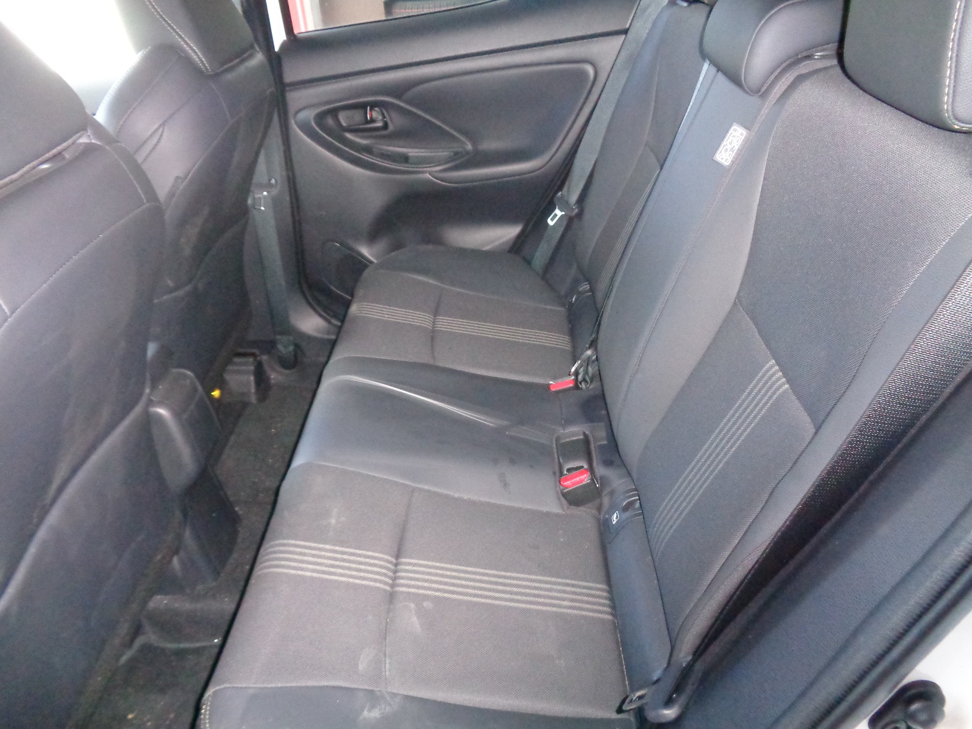 TOYOTA Yaris Cross 1.5 Elegant e-CVT AWDi-image-9
