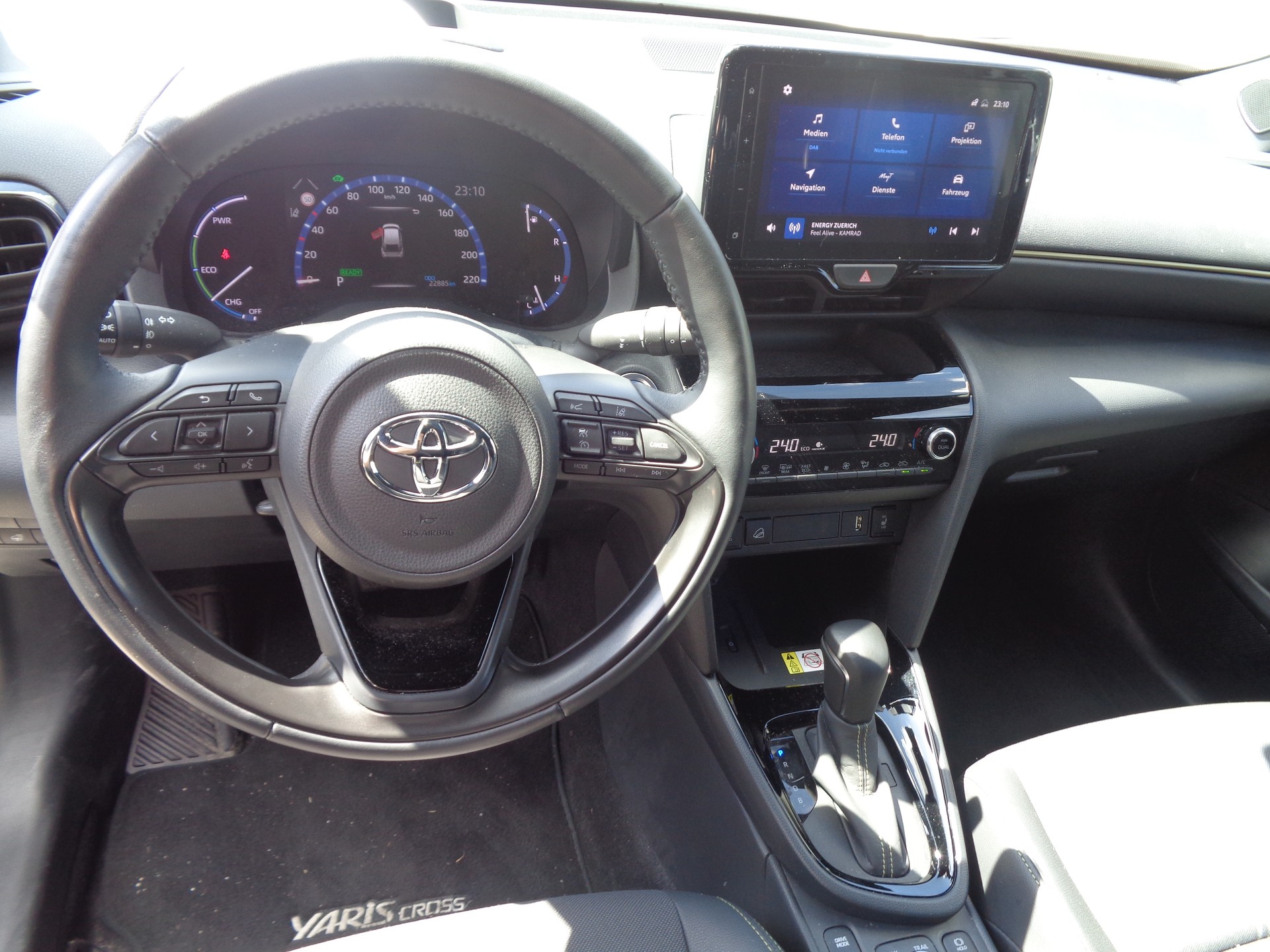 TOYOTA Yaris Cross 1.5 Elegant e-CVT AWDi-image-8