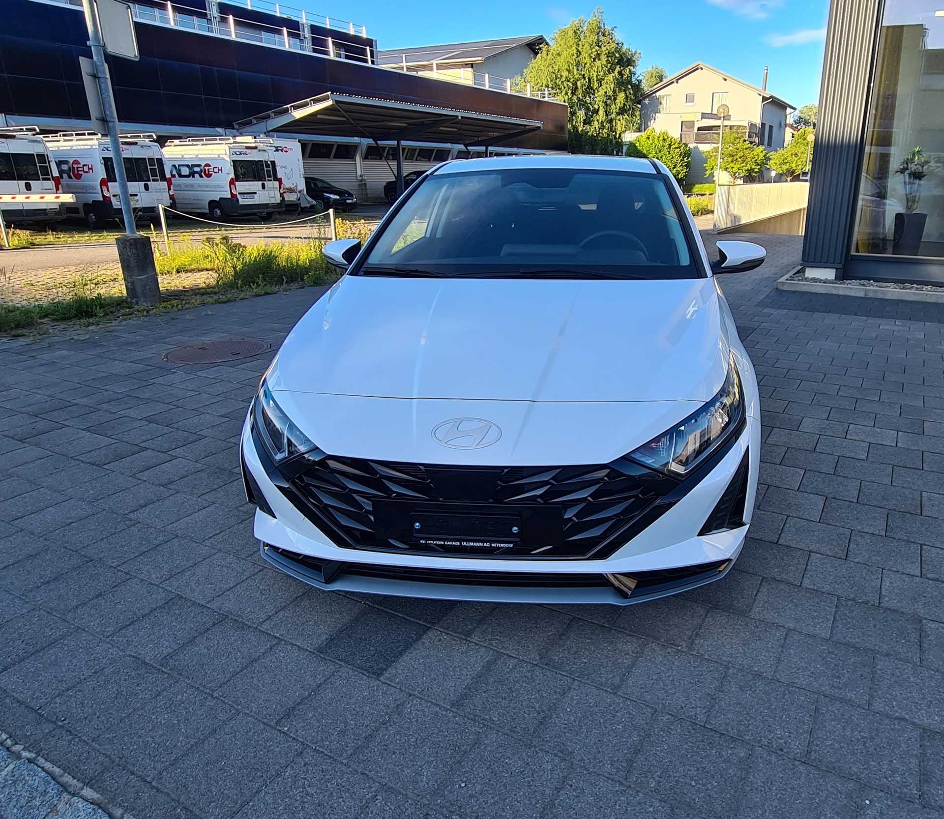 HYUNDAI i20 1.0 T-GDi Amplia DCT-showroom-element-1