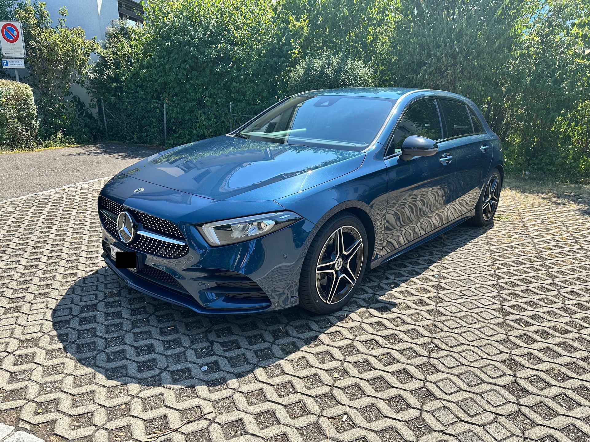 MERCEDES-BENZ A 180 Night Star AMG Line