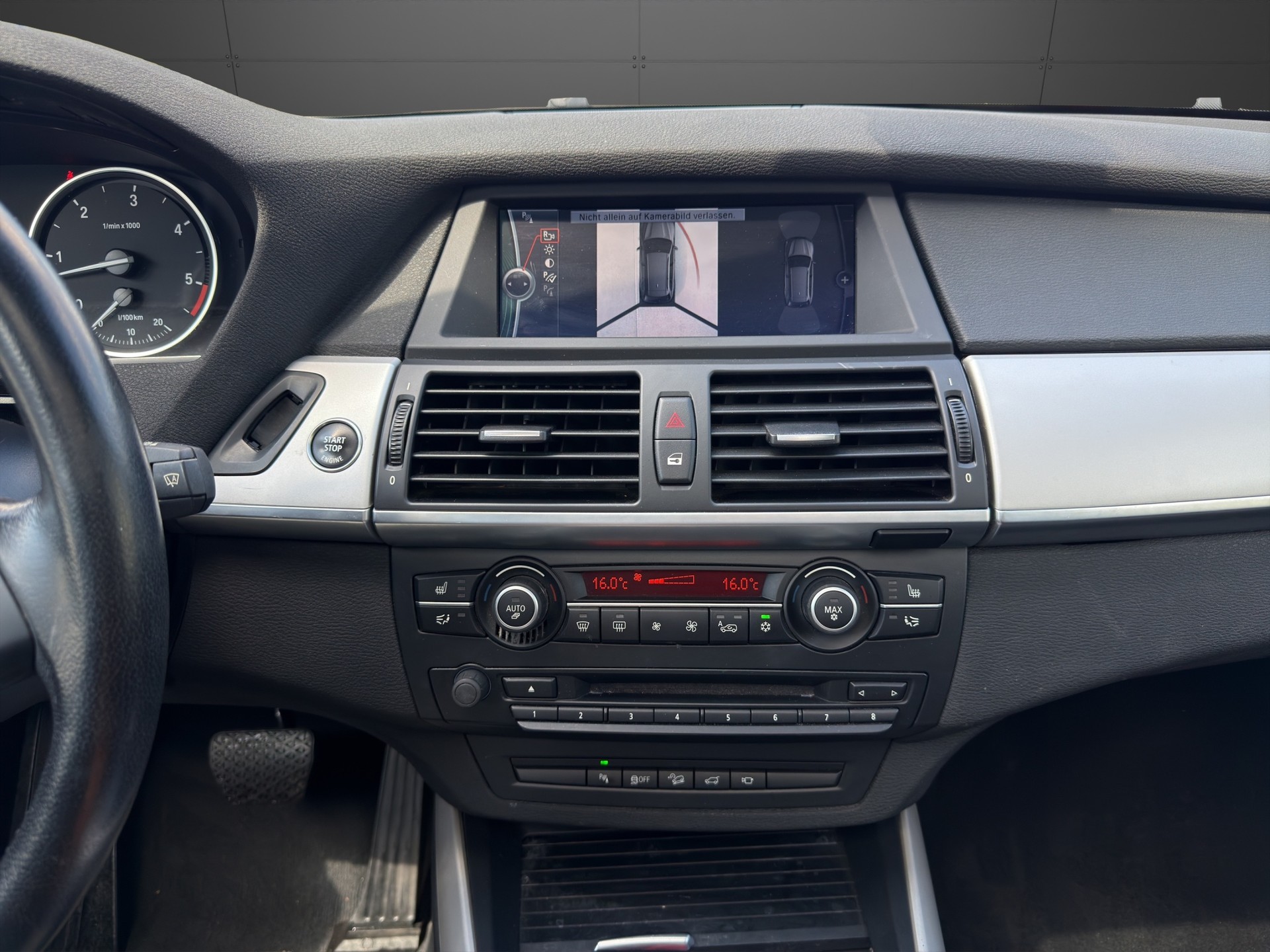 BMW X5 xDrive 30d Steptronic-image-14