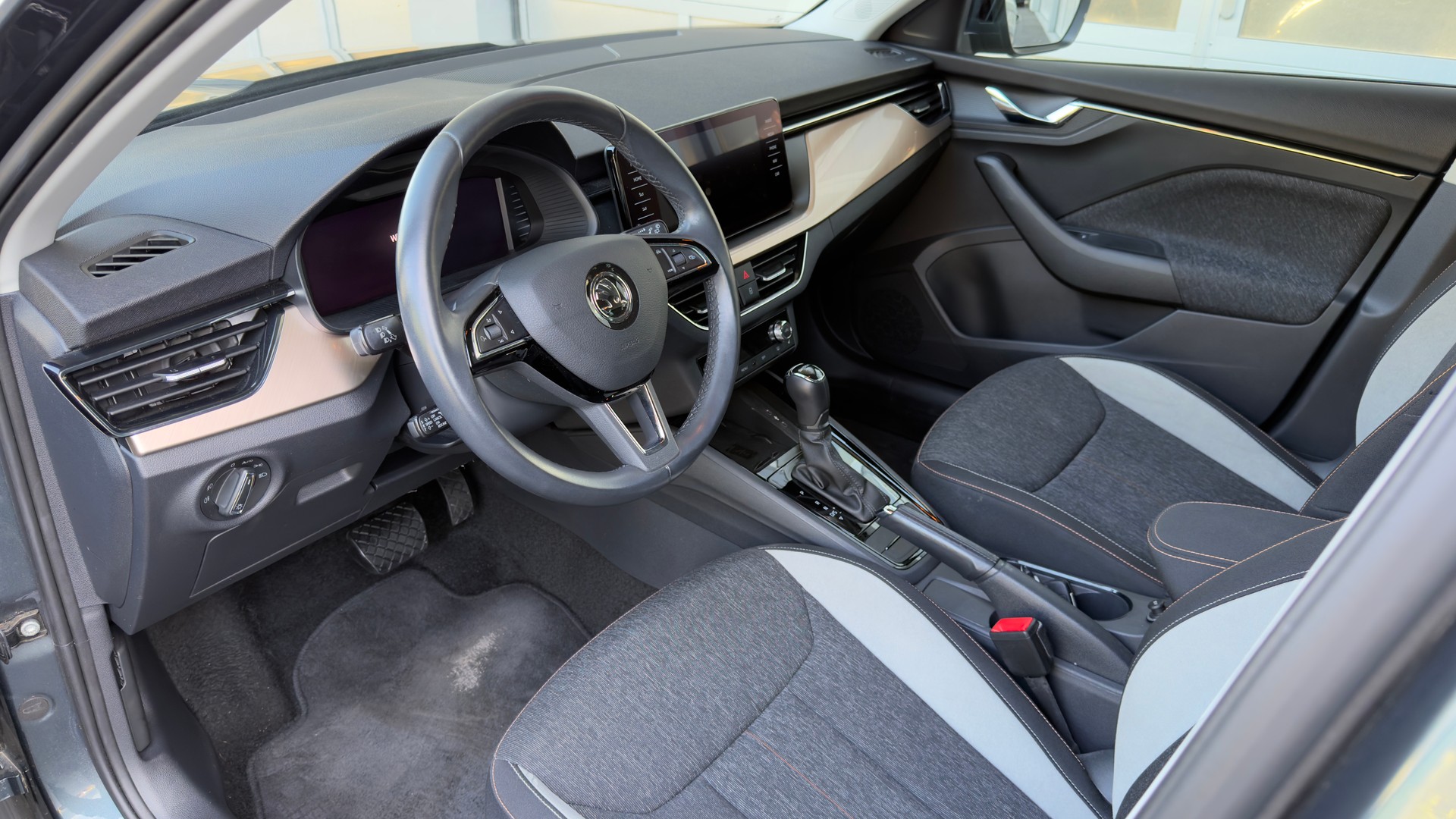SKODA Kamiq 1.0 TSI Style DSG-image-11
