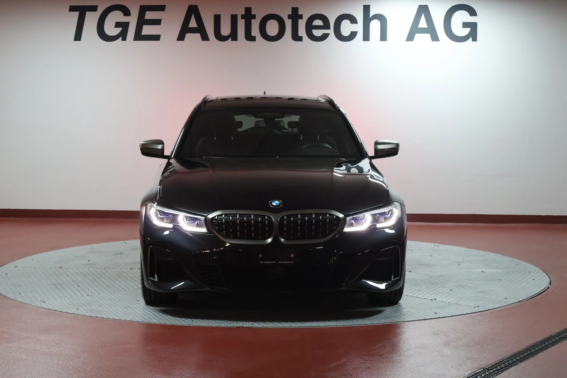 BMW M340d xDrive 48V Touring Steptronic Sport-showroom-element-1