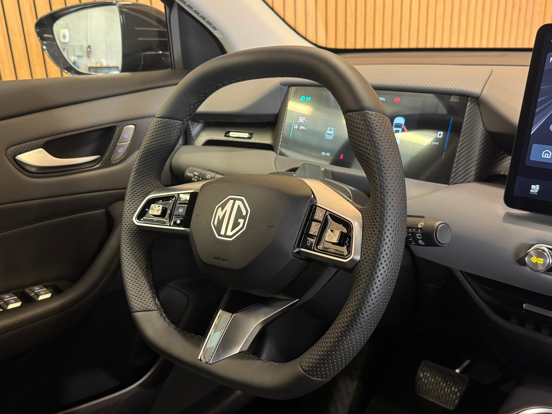 MG S5 EV 64kWh Luxury-image-9