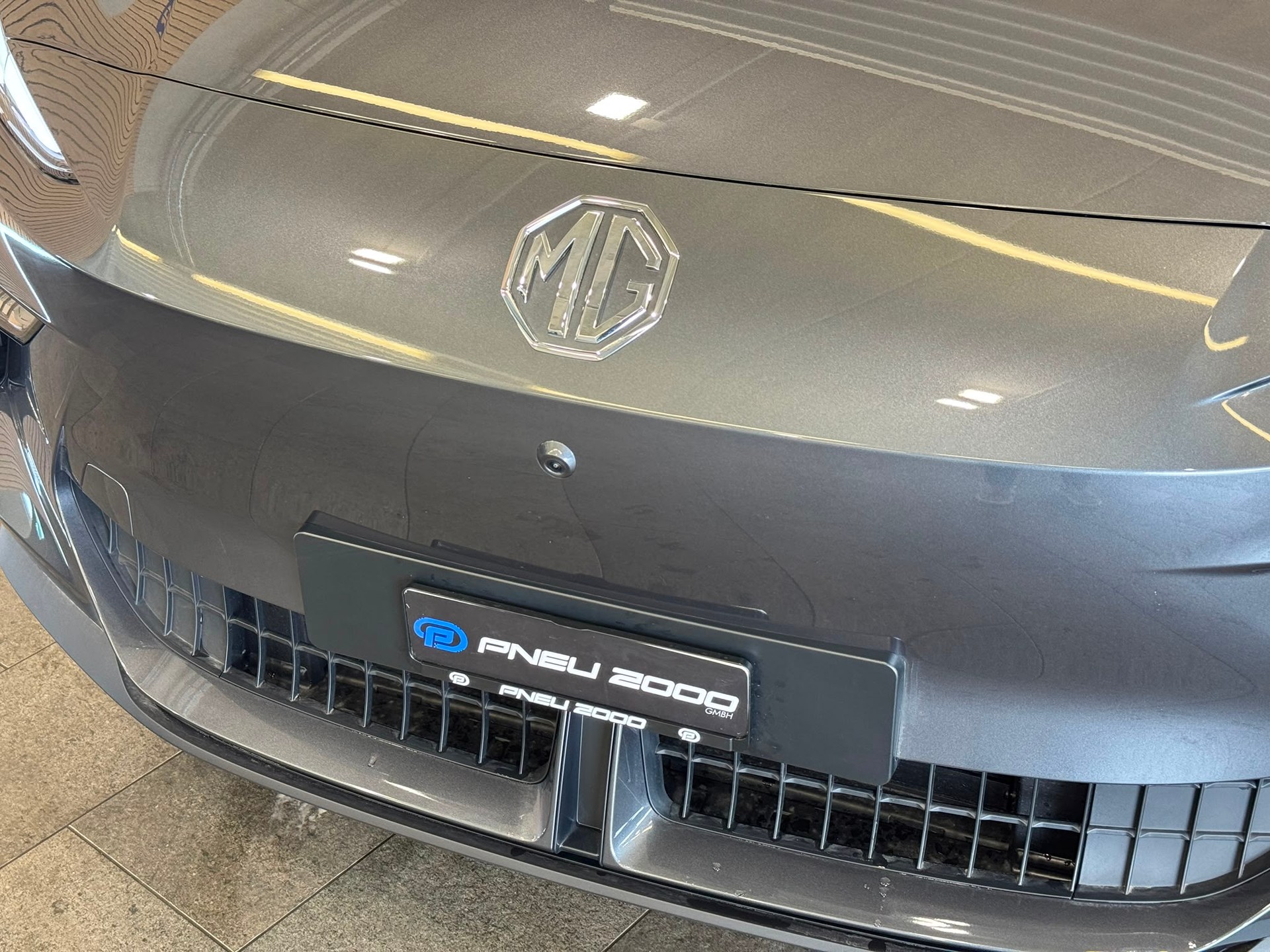 MG S5 EV 64kWh Luxury-showroom-element-3