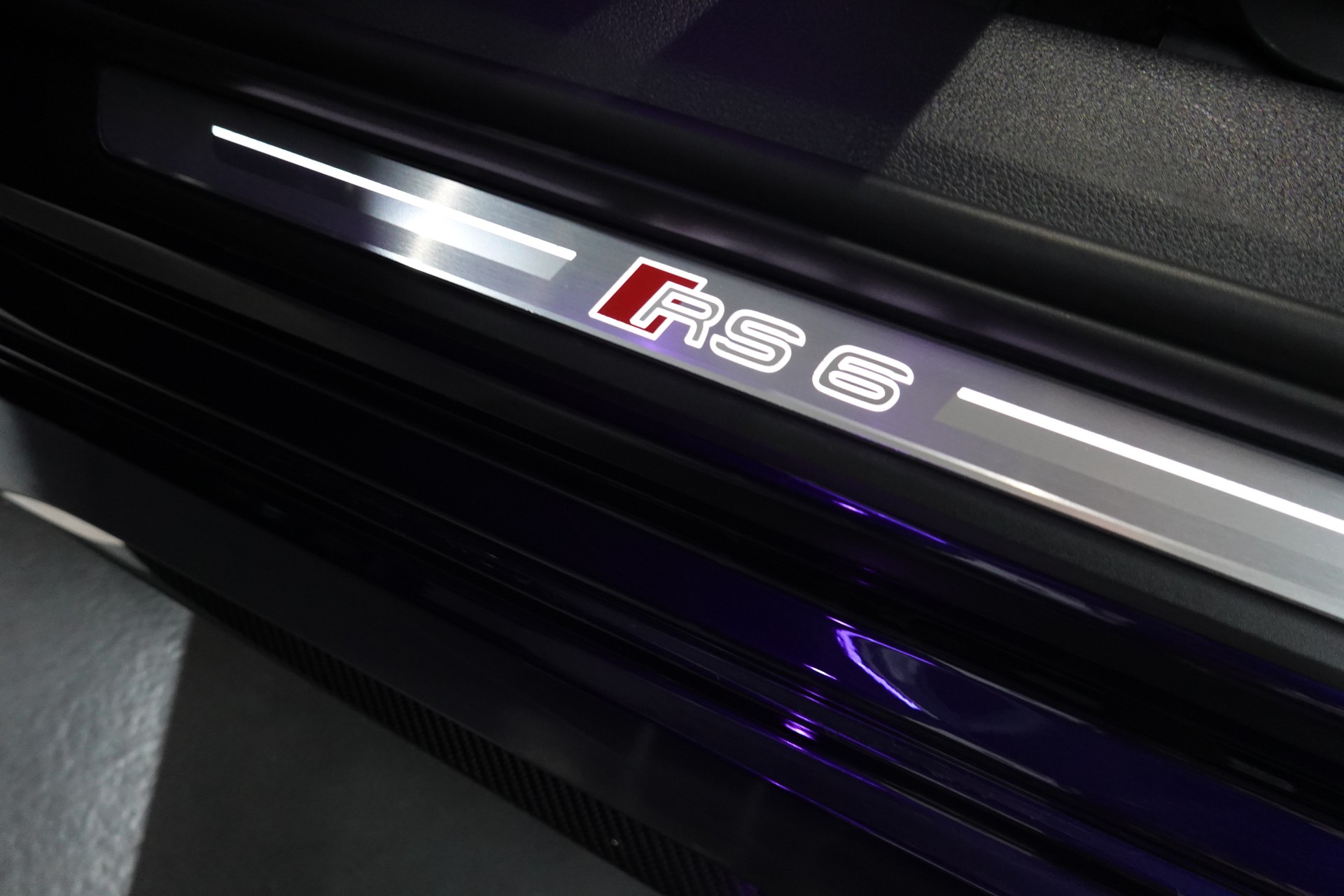 AUDI RS6 AVANT 4.0 TFSI V8 QUATTRO BLUE MET.-image-39