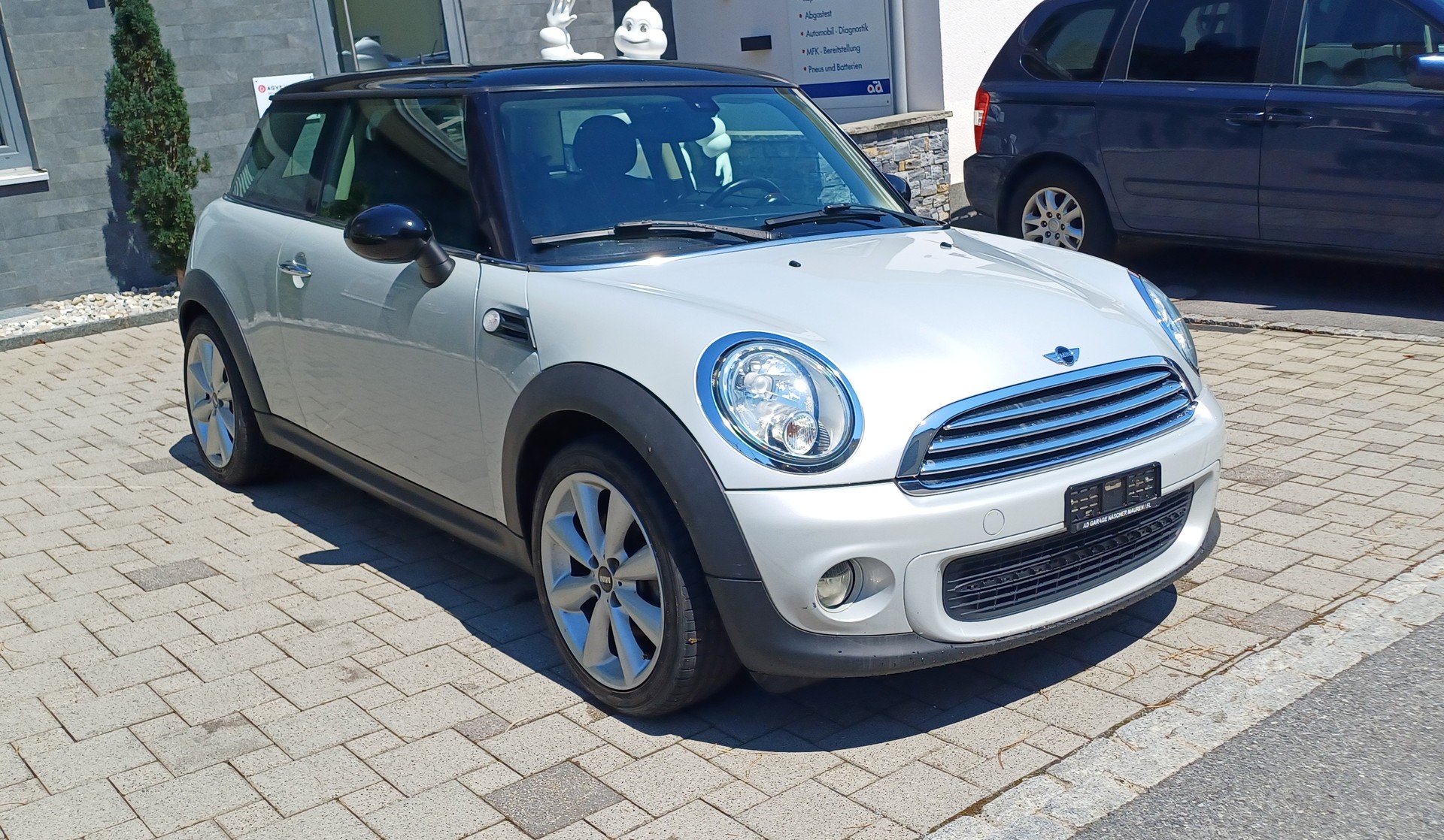 MINI Cooper-image-1