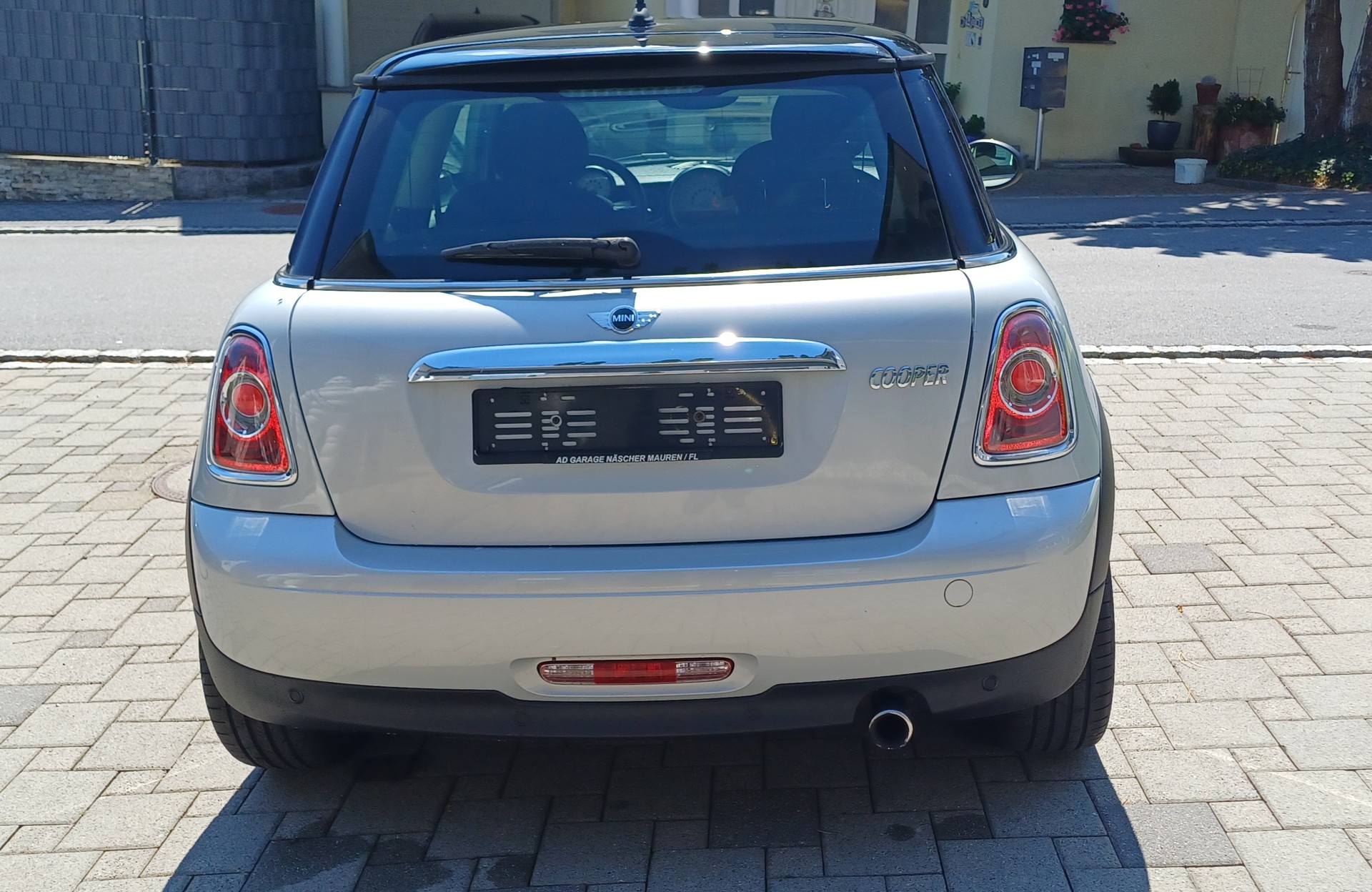 MINI Cooper-image-2