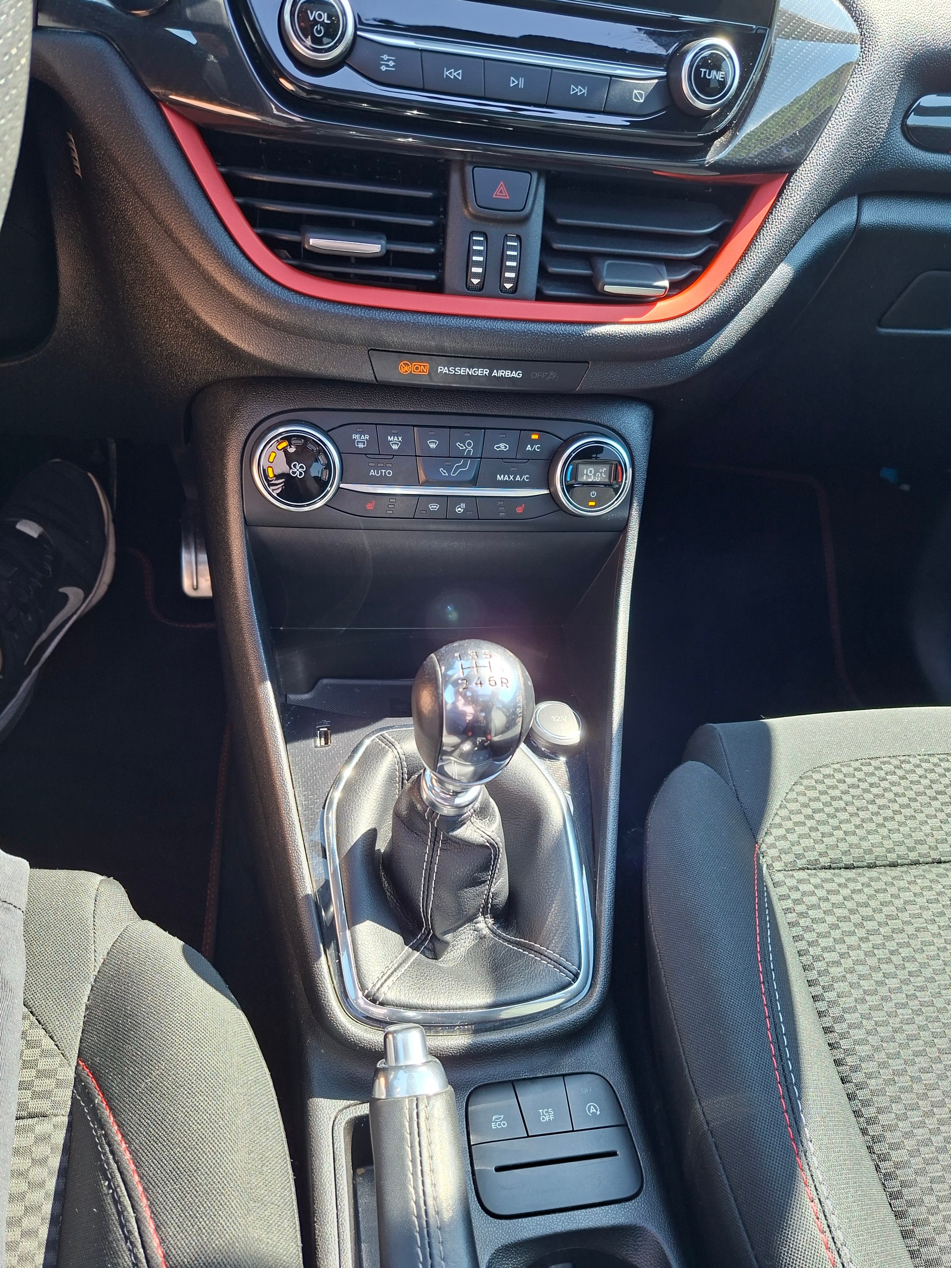 FORD Fiesta 1.0 SCTi ST Line-image-12