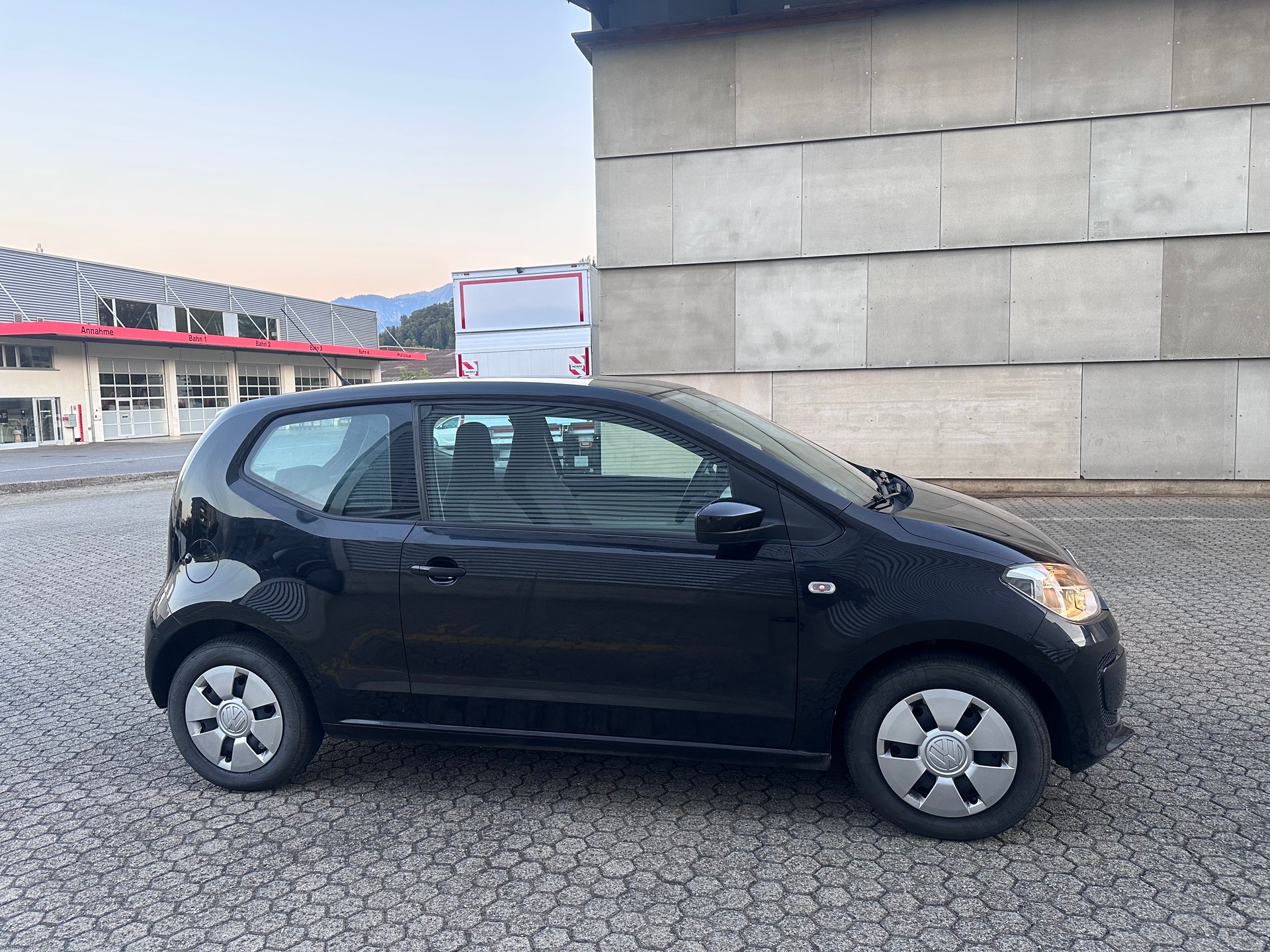 VW Up 1.0 move up, Navigation, Bluetooth, 8 Fach Komplett Räder, Frisch ab MFK 14.4.2026-image-4