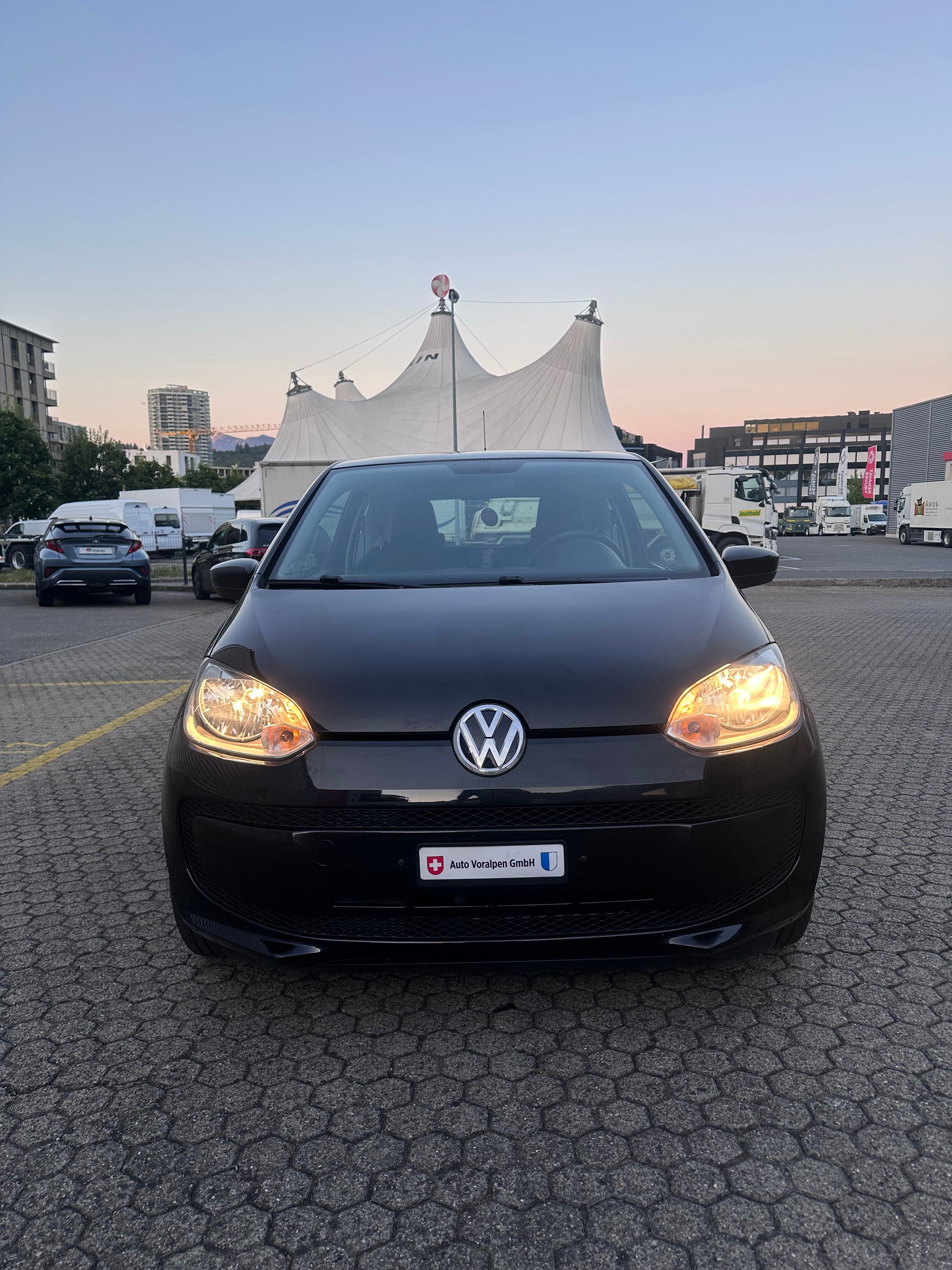 VW Up 1.0 move up, Navigation, Bluetooth, 8 Fach Komplett Räder, Frisch ab MFK 14.4.2026