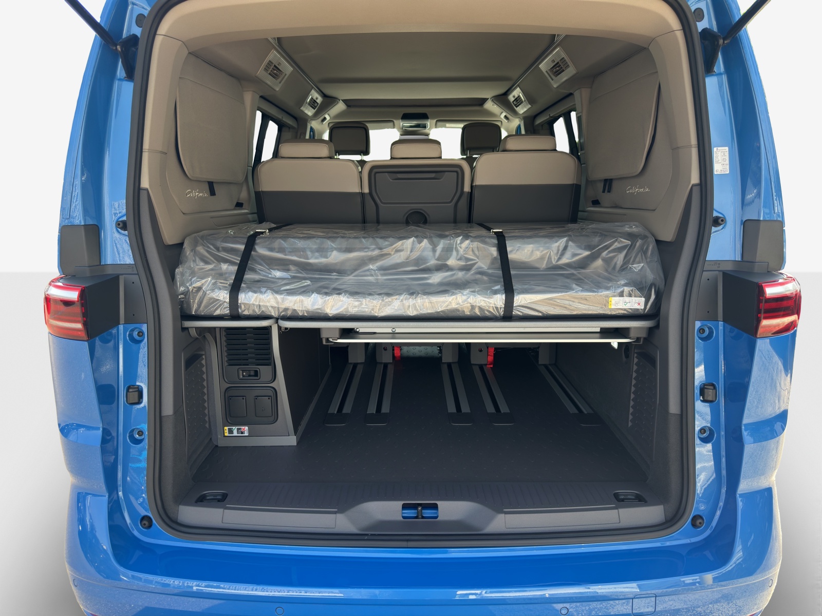 VW California 2.0 TDI Beach Tour-image-12