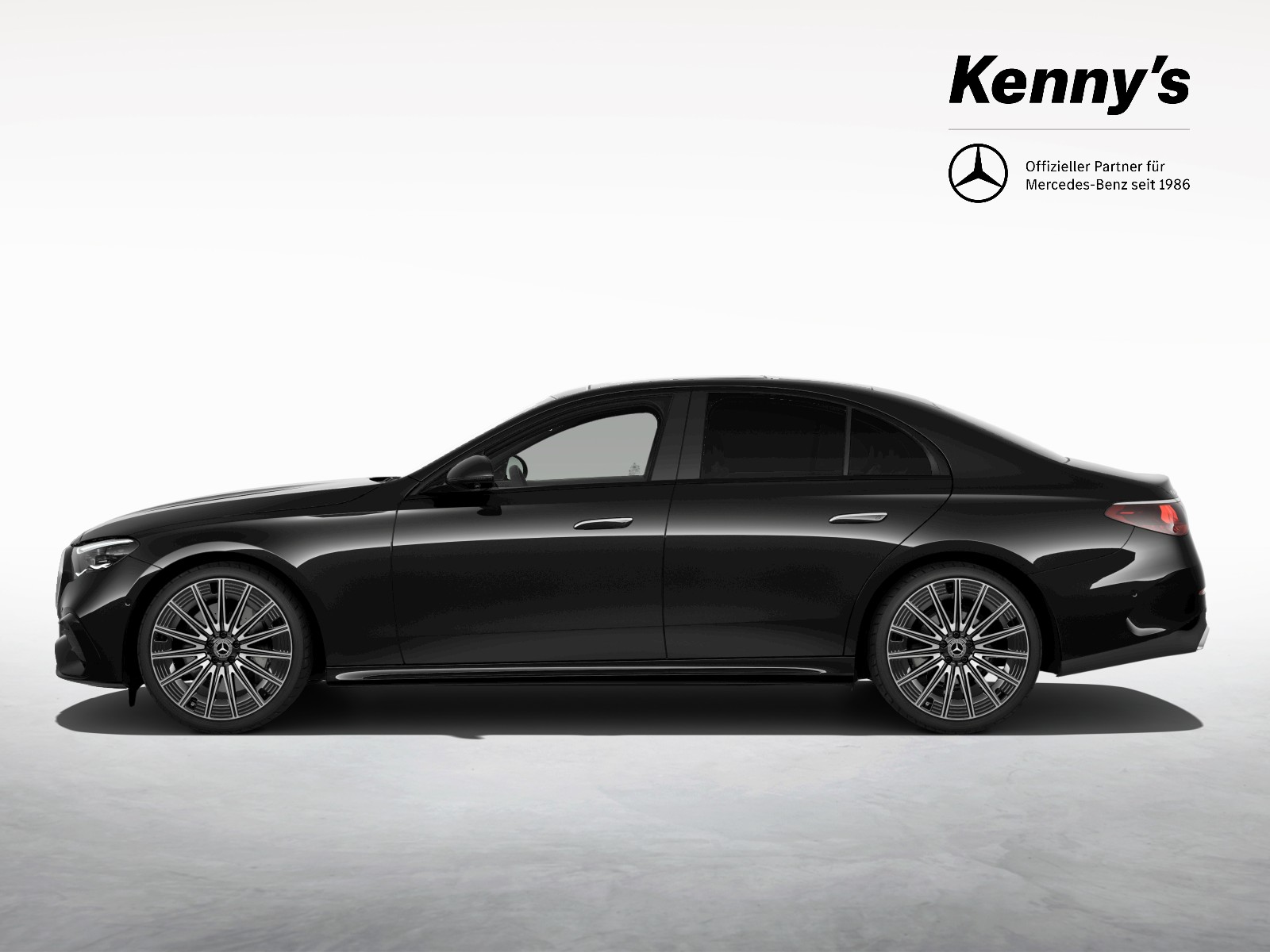 MERCEDES-BENZ E 220 d AMG Line 4MATIC-showroom-element-2