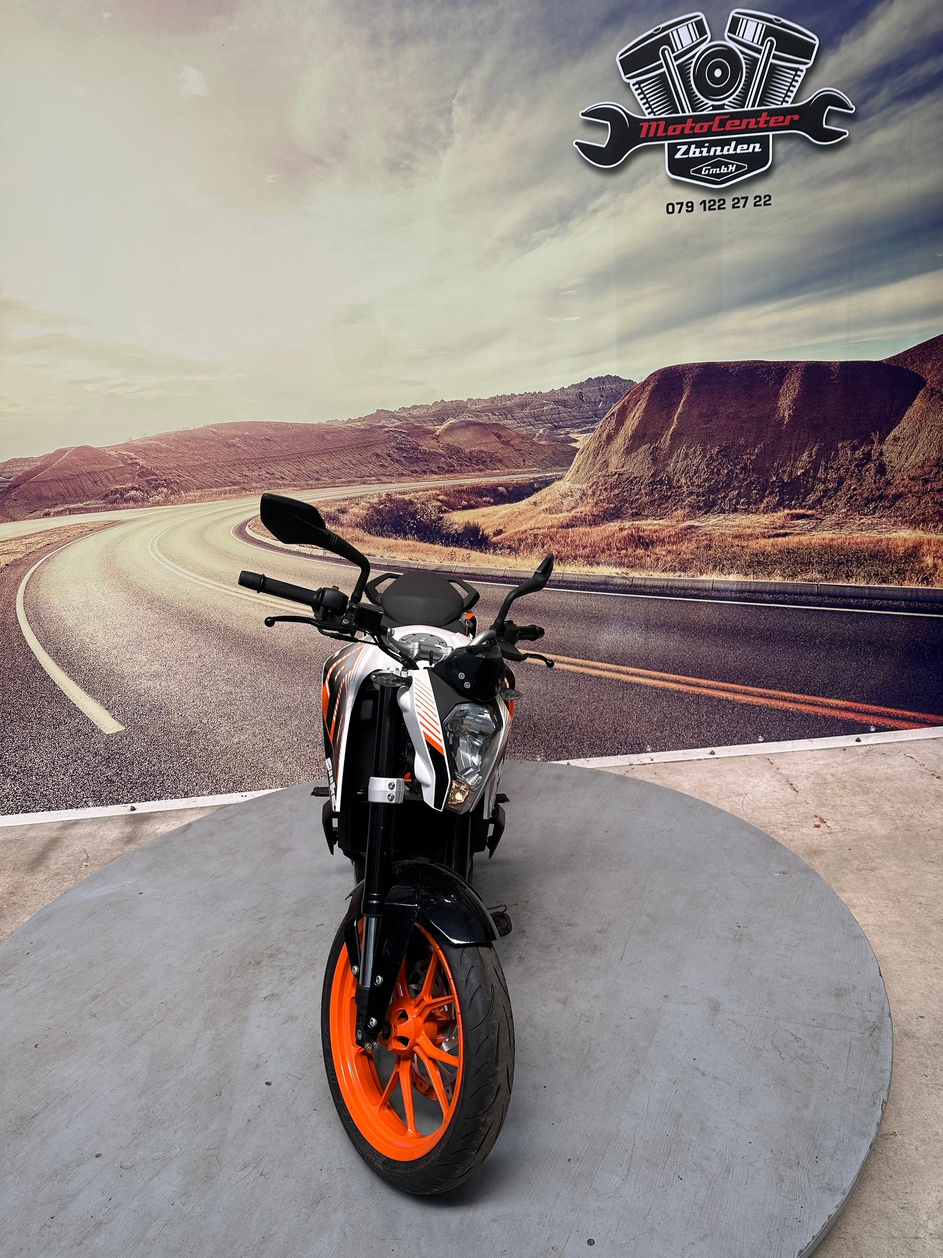 KTM 390 Duke-image-2
