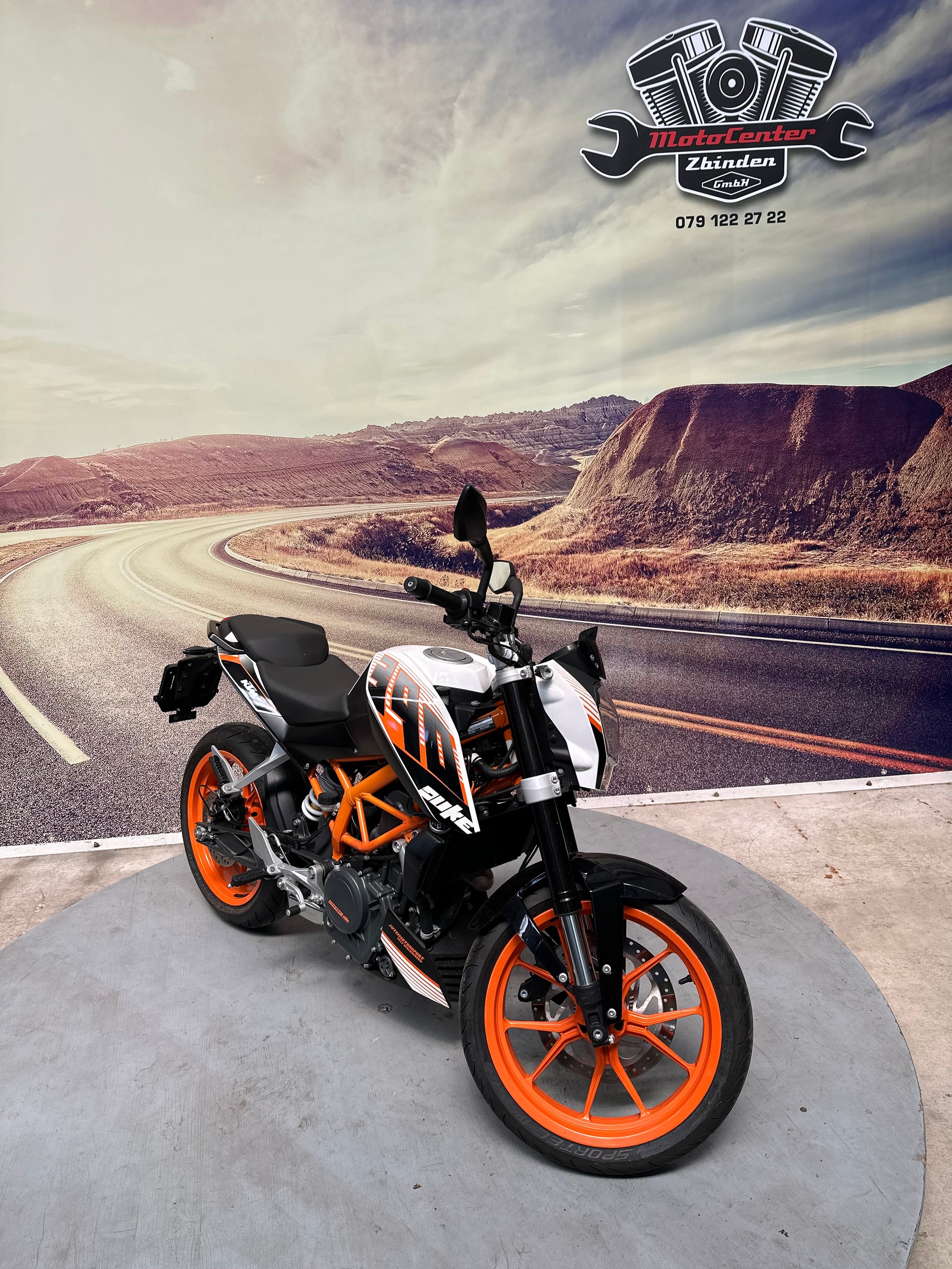 KTM 390 Duke-image-1