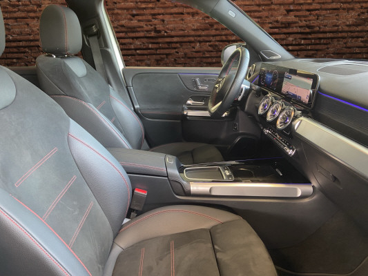 MERCEDES-BENZ GLB 250 4Matic 8G-Tronic-image-12