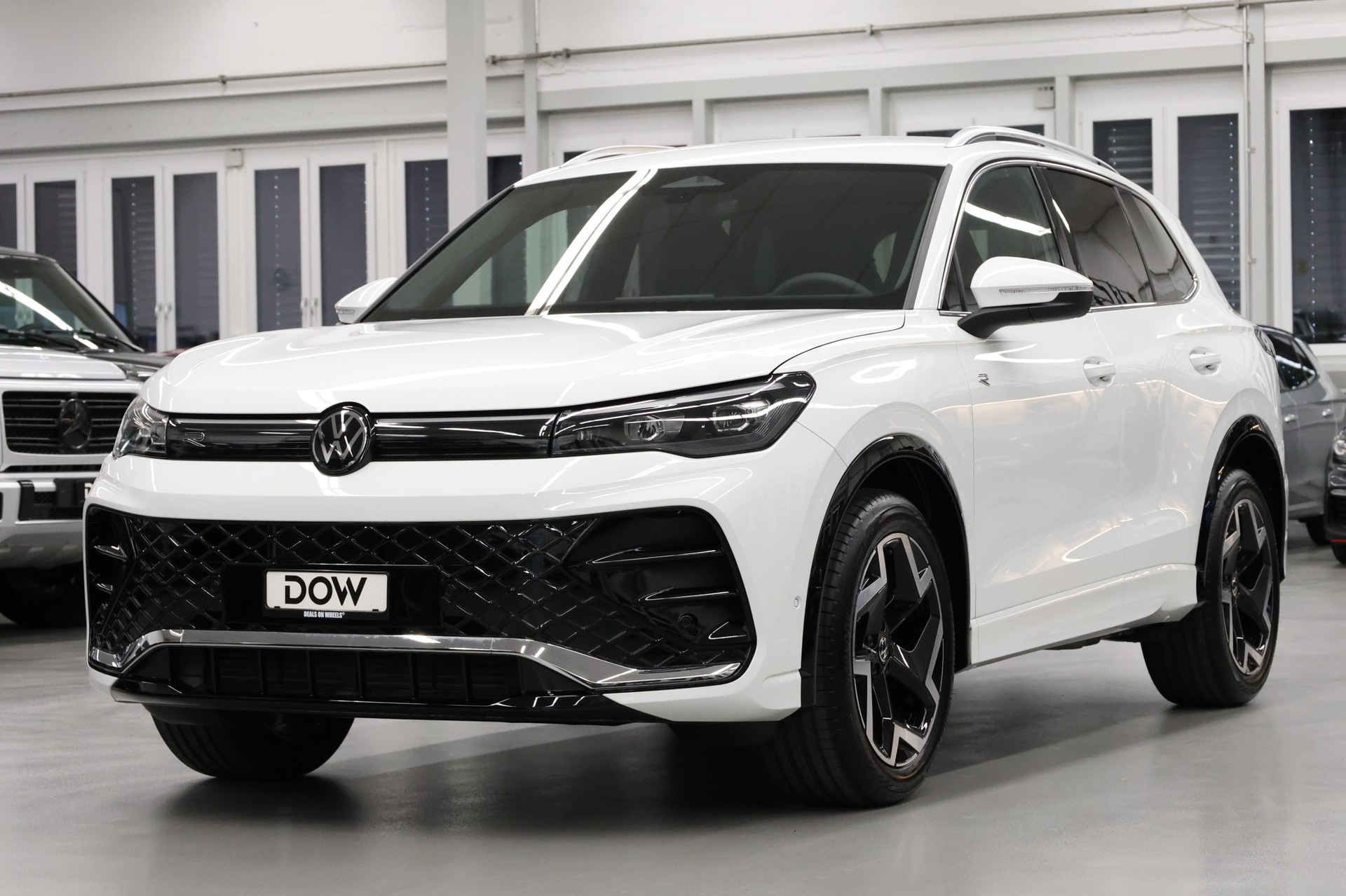 VW Tiguan 1.5 TSI R-Line DSG-showroom-element-2