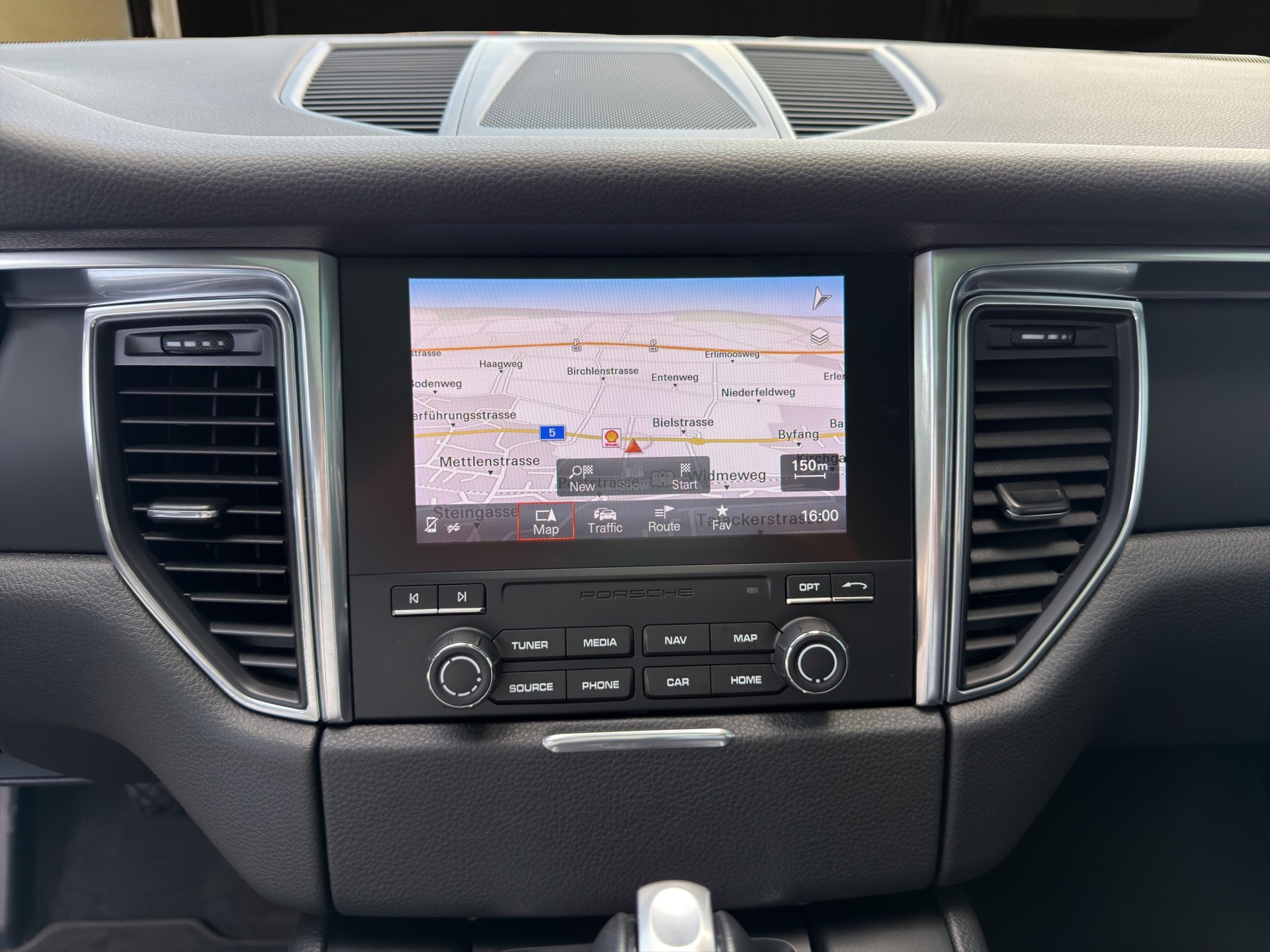PORSCHE Macan 2.0-image-15