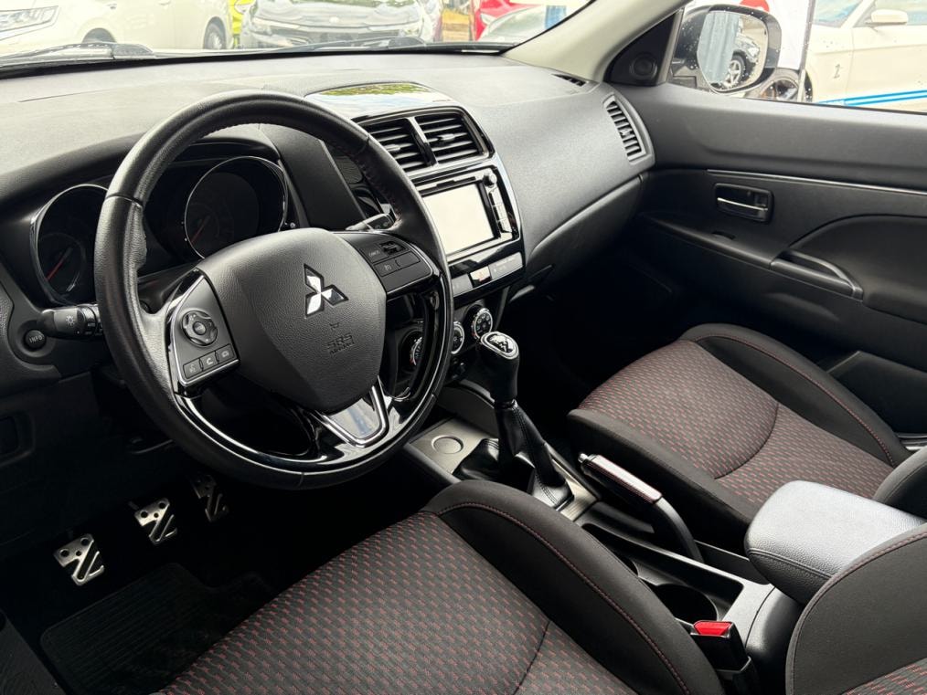 MITSUBISHI ASX 1.6 Edition+ Black Line-showroom-element-3