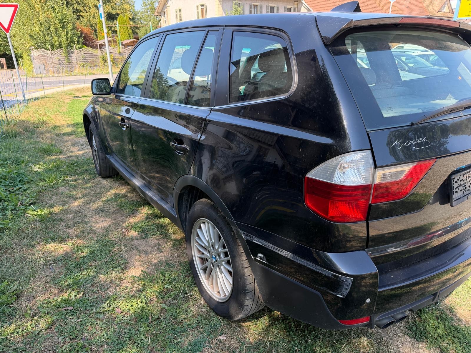 BMW X3 xDrive 25i (2.5si)-image-3
