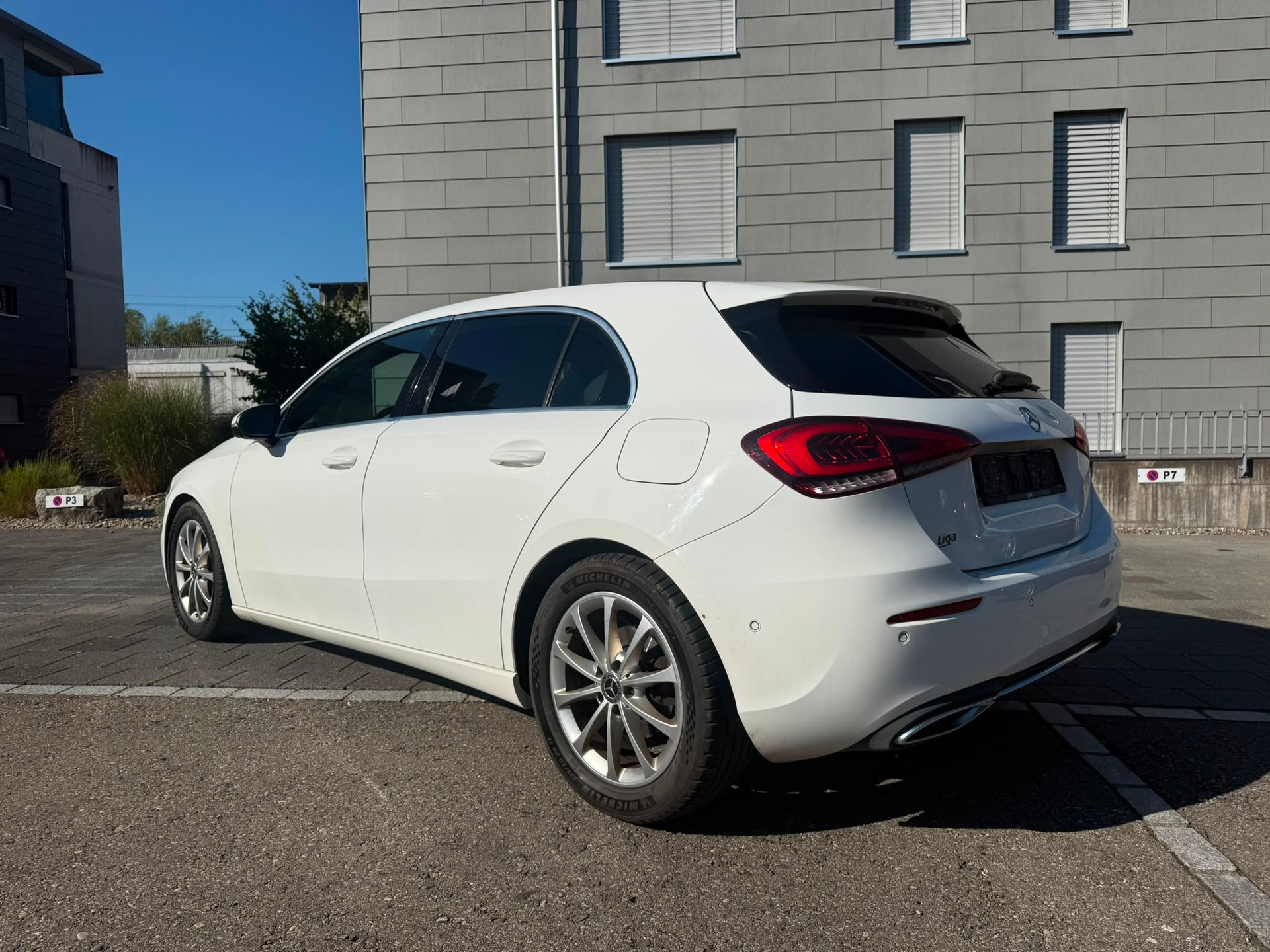 MERCEDES-BENZ A 180 d Style 7G-DCT-showroom-element-3
