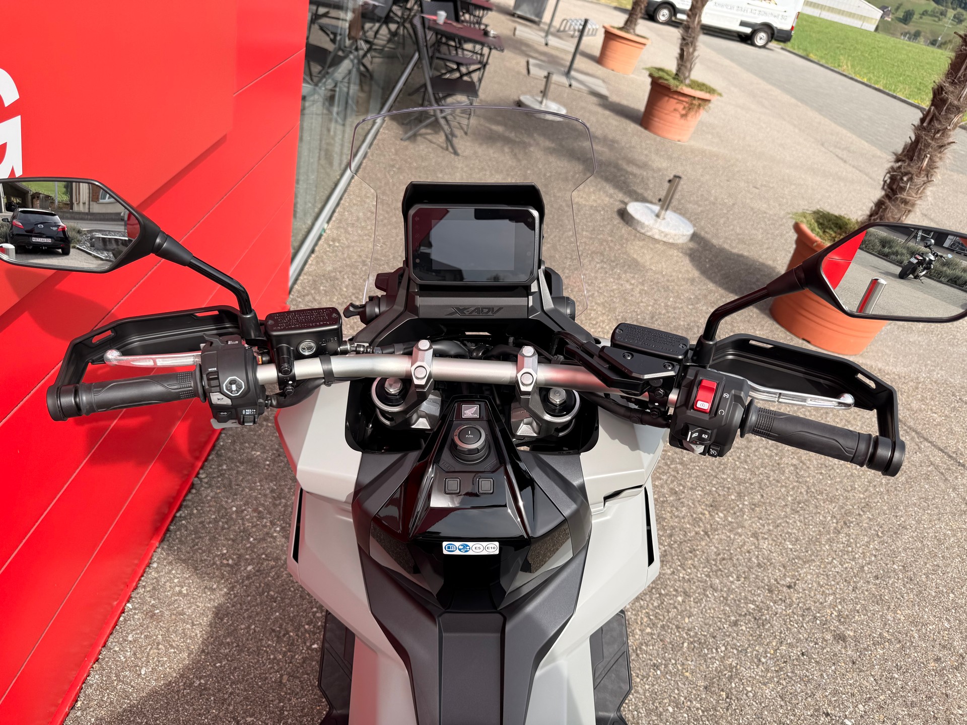 HONDA X-ADV 750-showroom-element-3