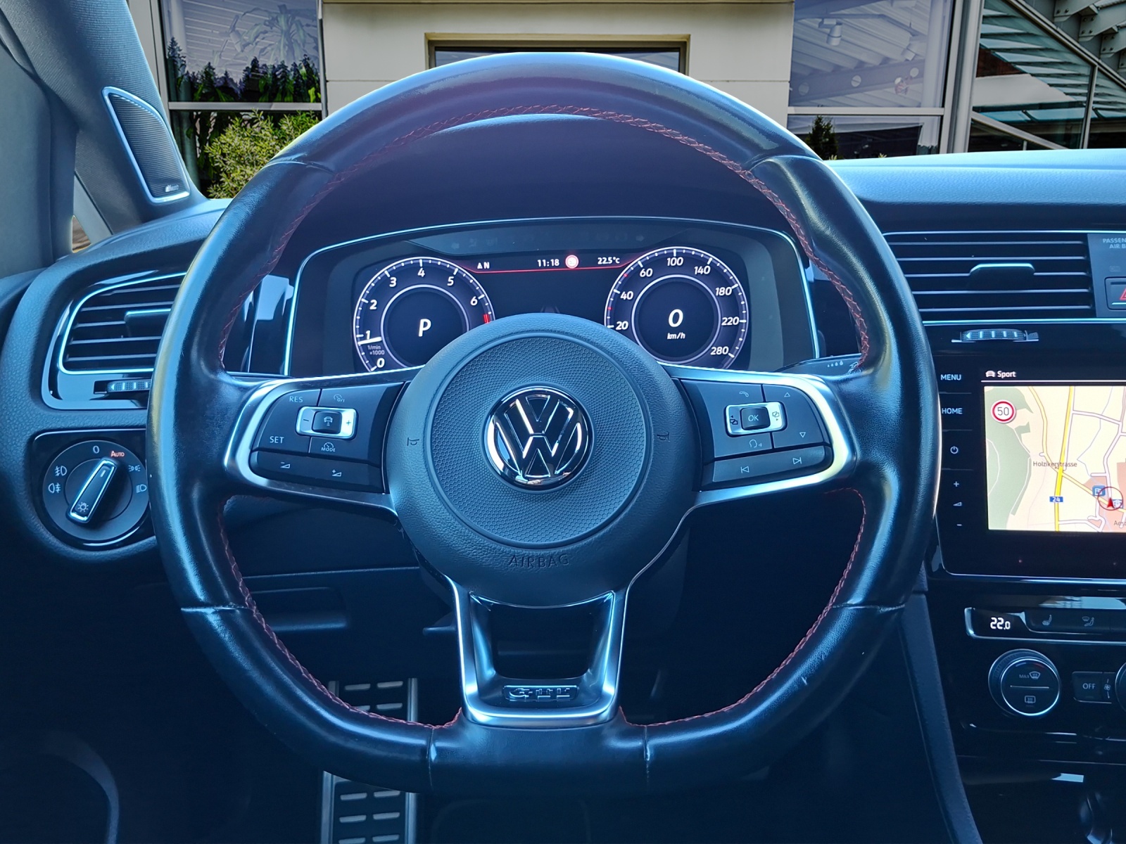VW Golf 2.0 TSI GTI DSG-image-12