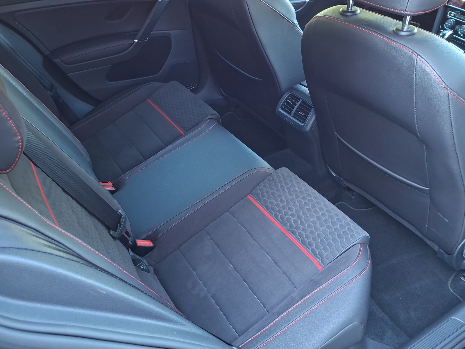 VW Golf 2.0 TSI GTI DSG-image-19