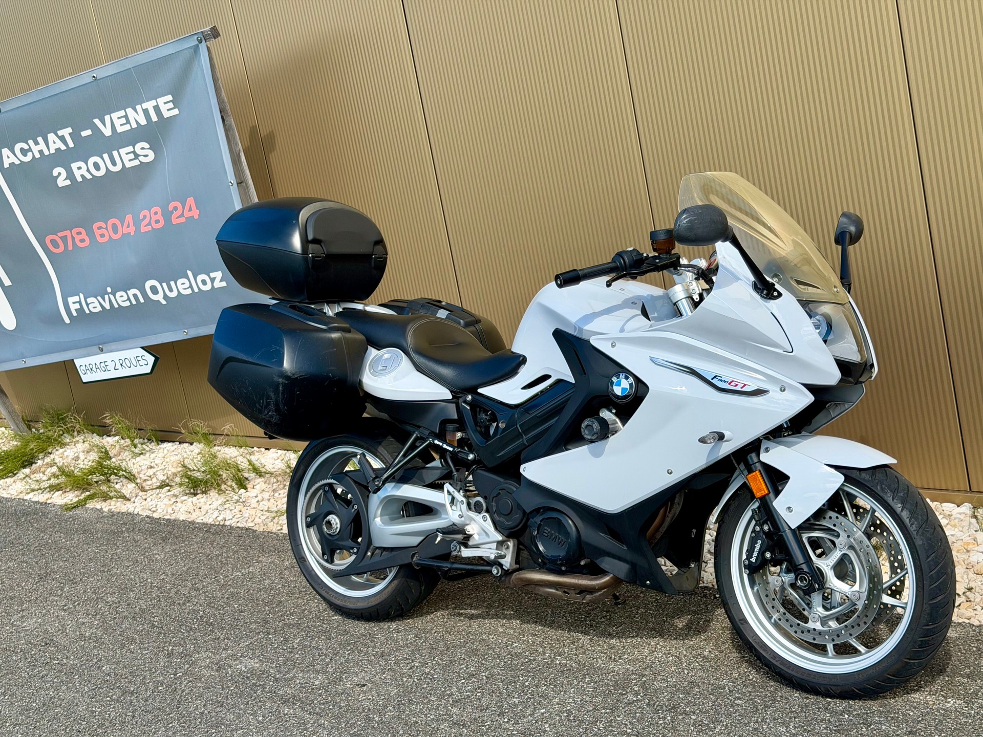 BMW F 800 GT-image-2