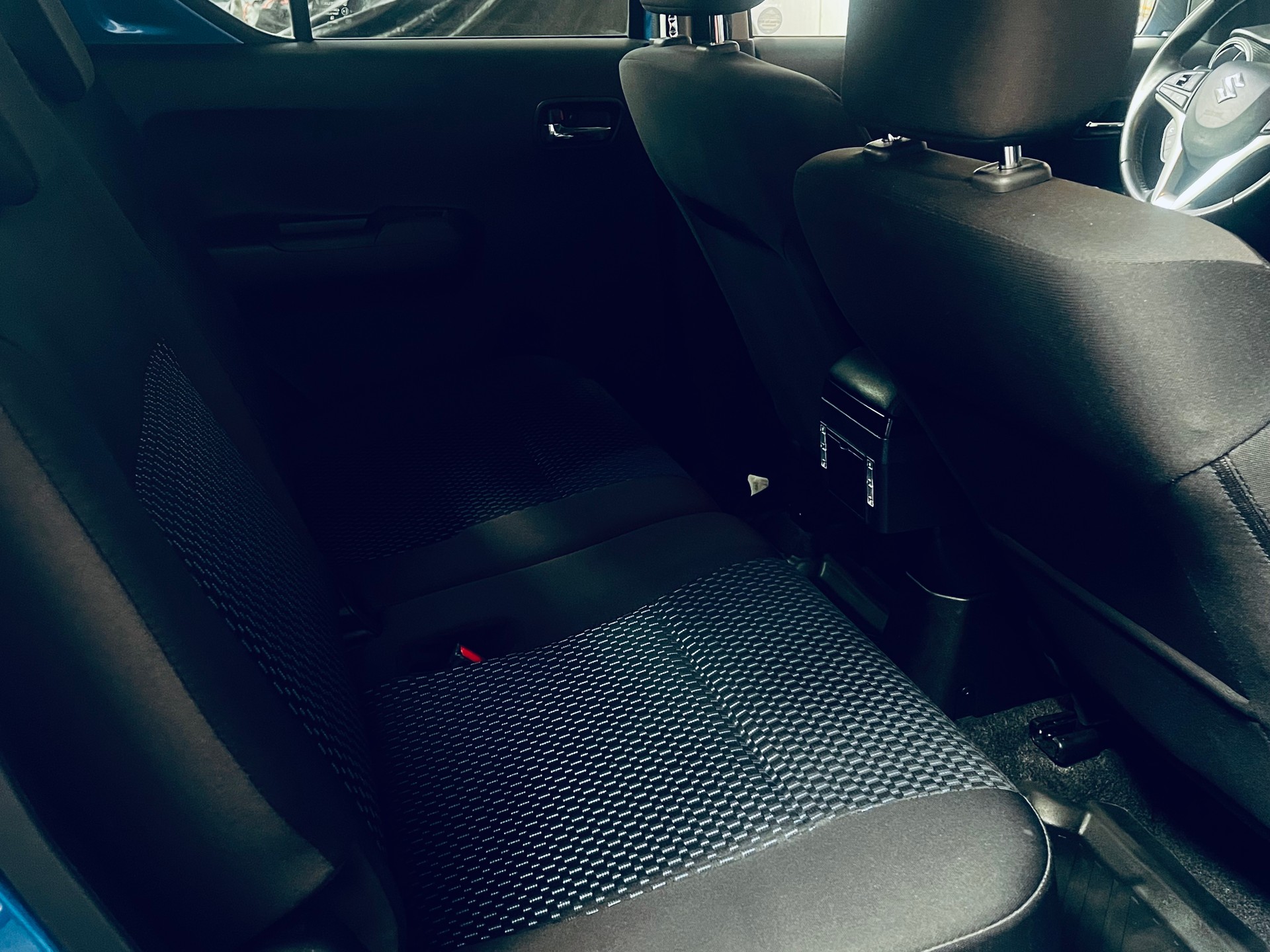 SUZUKI Ignis 1.2i Compact Top Hybrid 4x4-image-13
