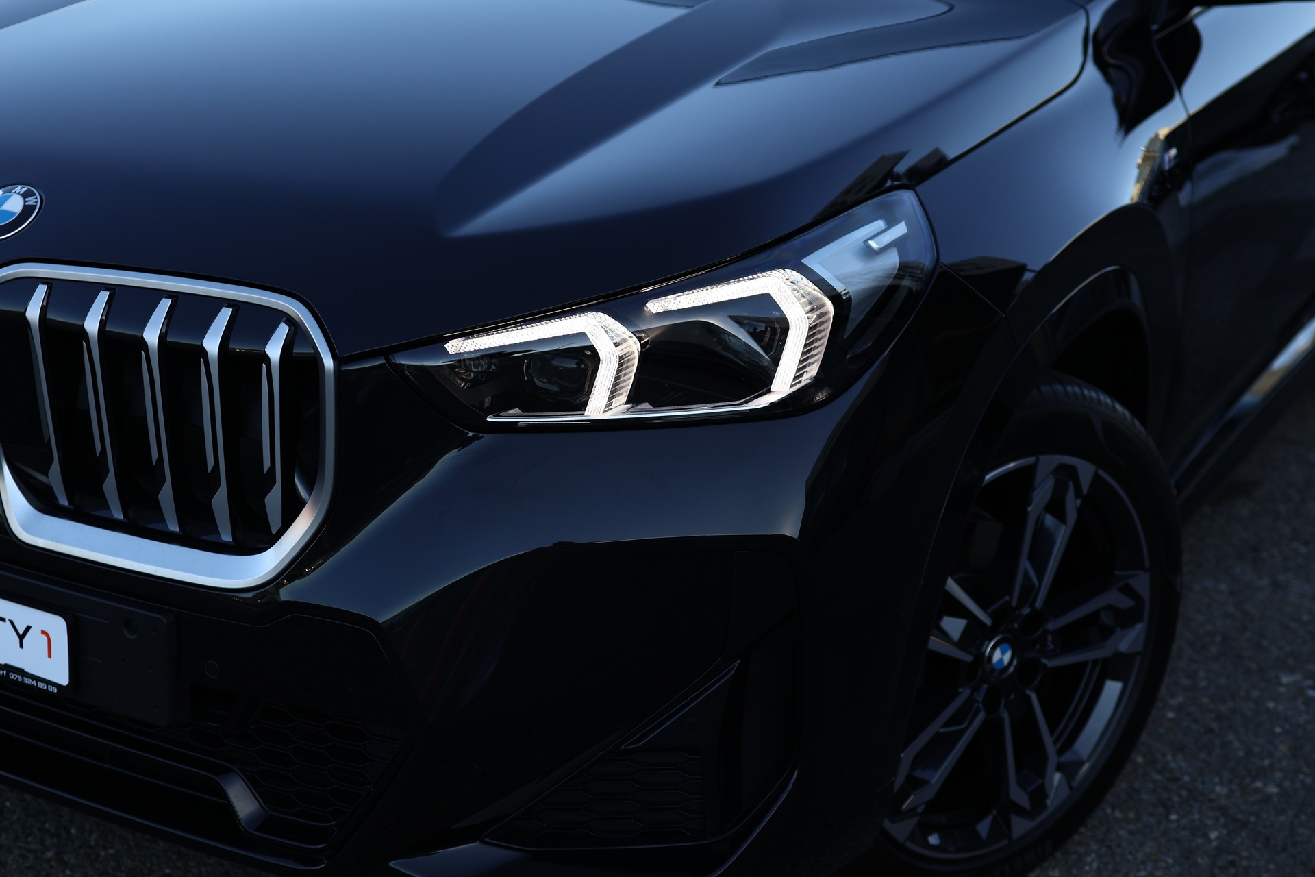 BMW X1 xDrive 20d 48V M Sport-showroom-element-1