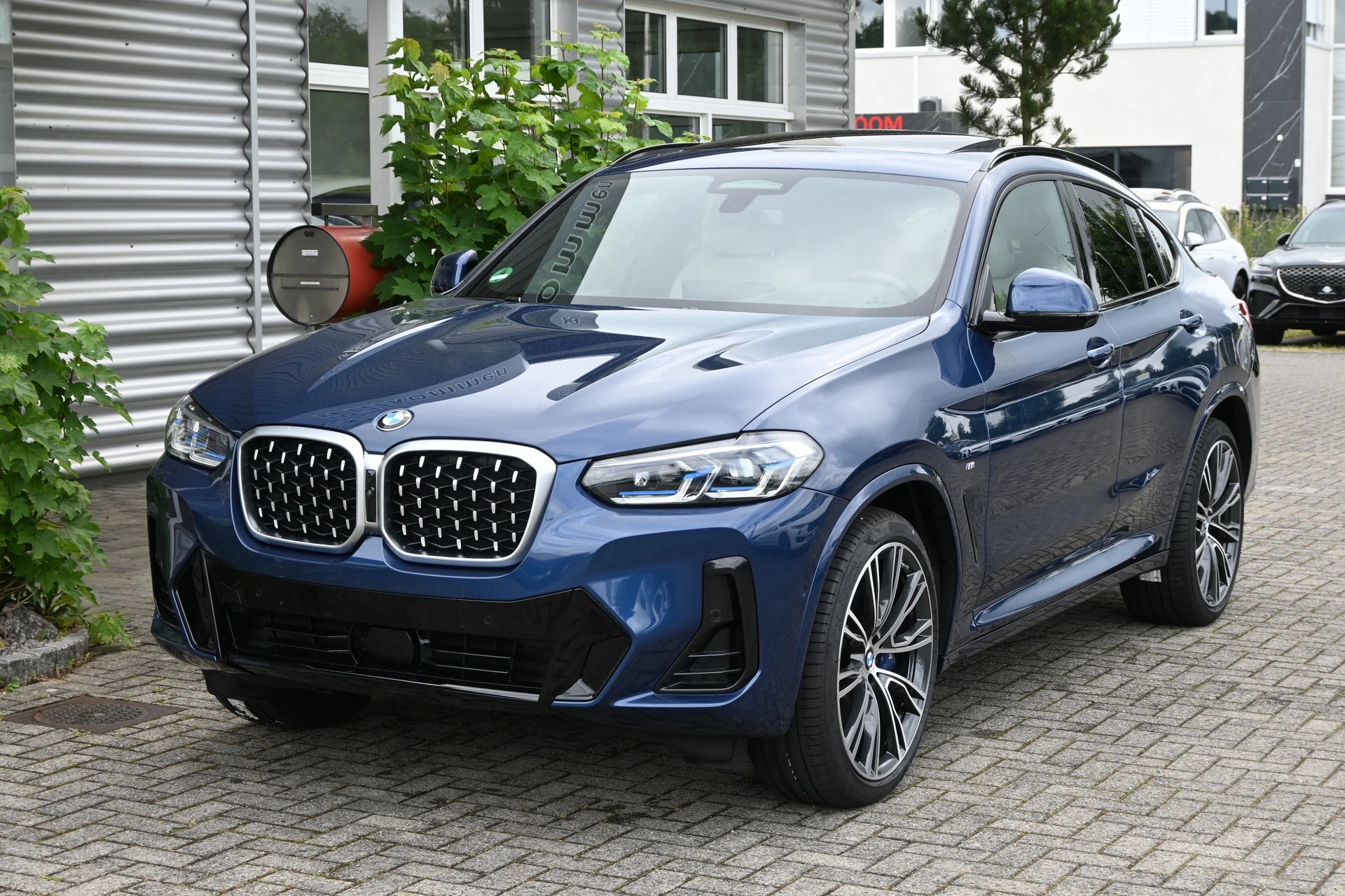 BMW X4 xDrive 48V 30d M Sport Individual Steptronic 286PS + Voll-Ausstattung + AHK 2000kg-showroom-element-1