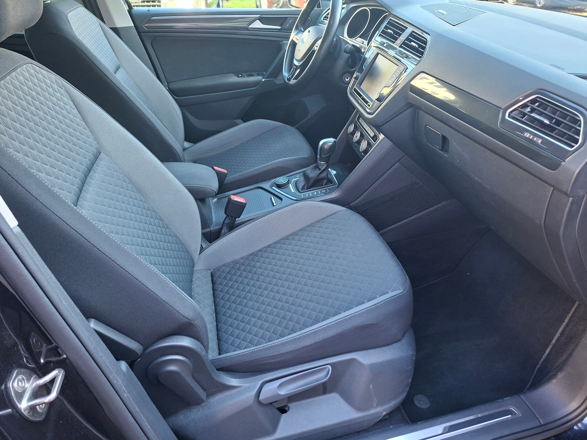 VW Tiguan 2.0 TDI SCR Comfortline 4Motion DSG-image-7