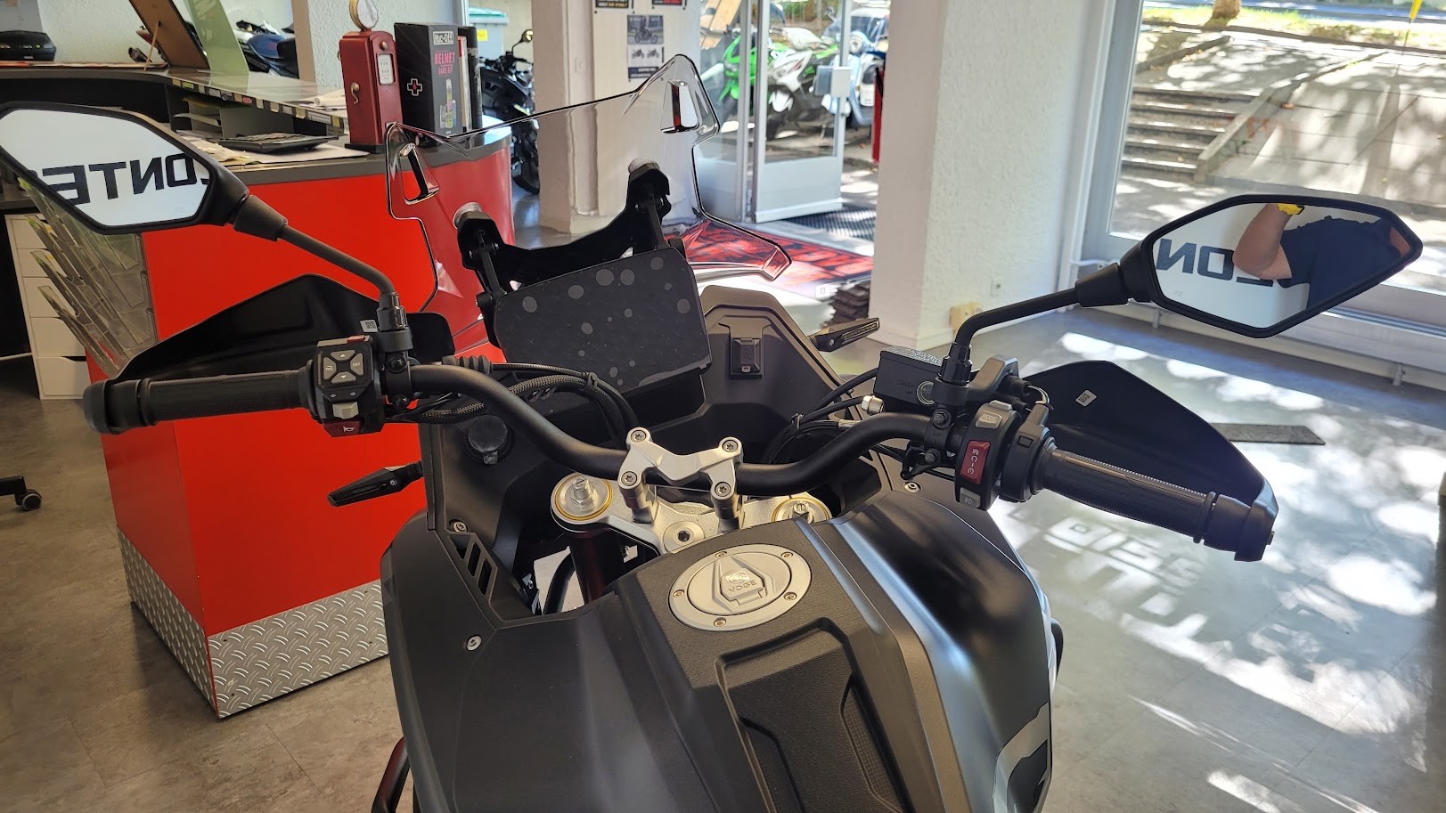 VOGE 625 DSX-image-7