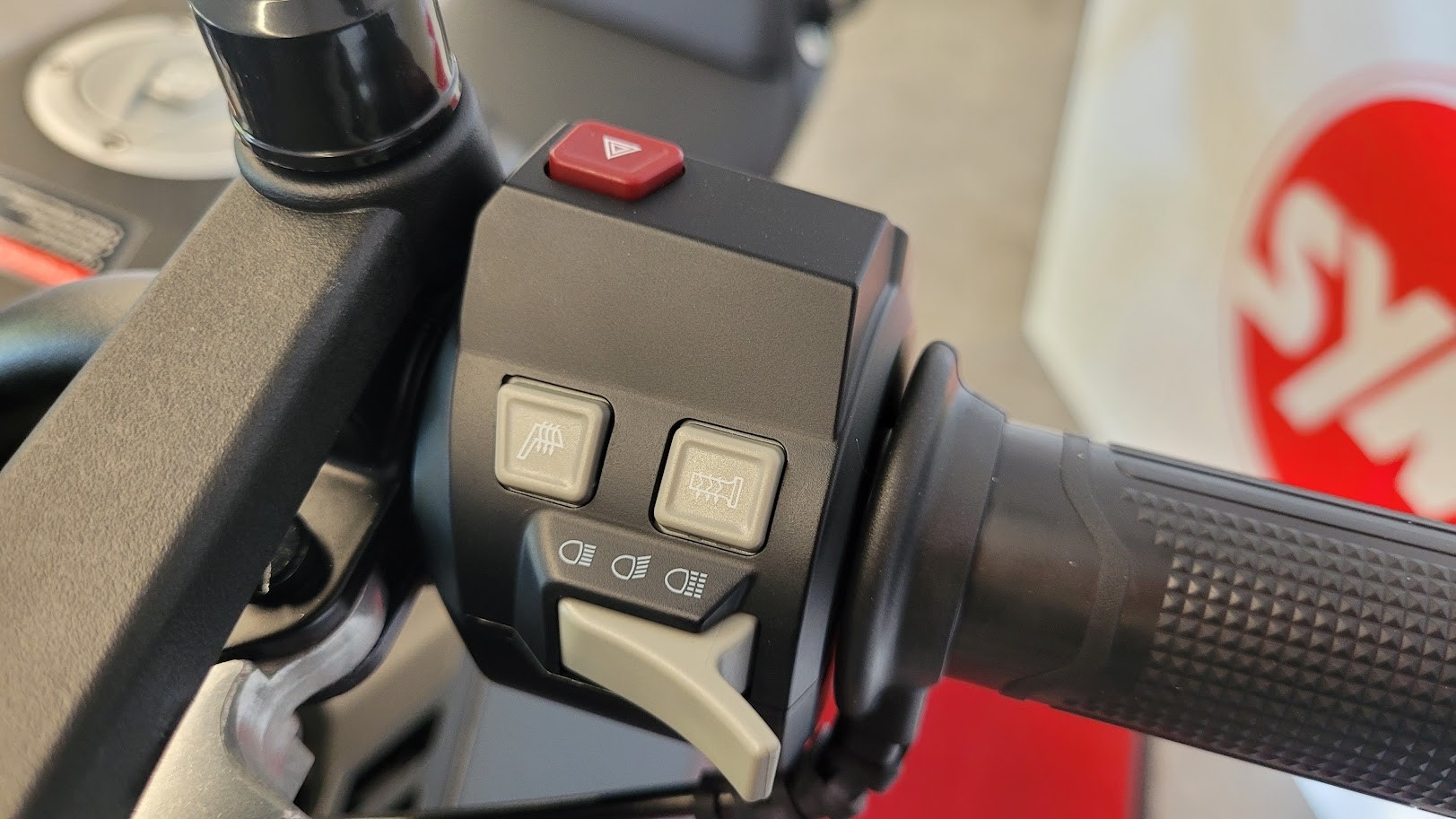 VOGE 625 DSX-image-2