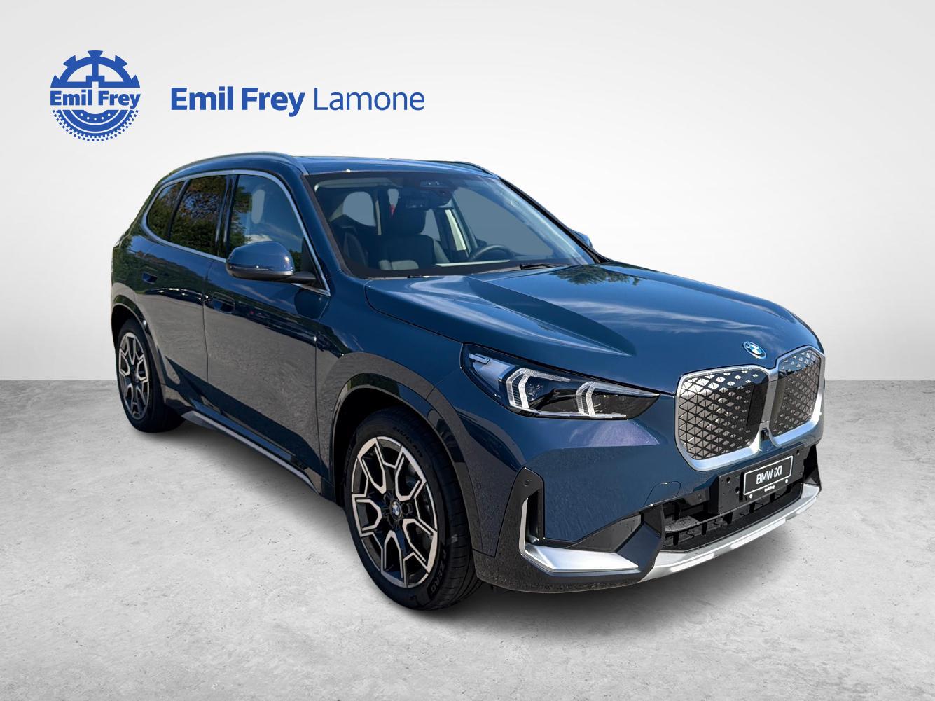 BMW iX1 30 xDrive-image-6