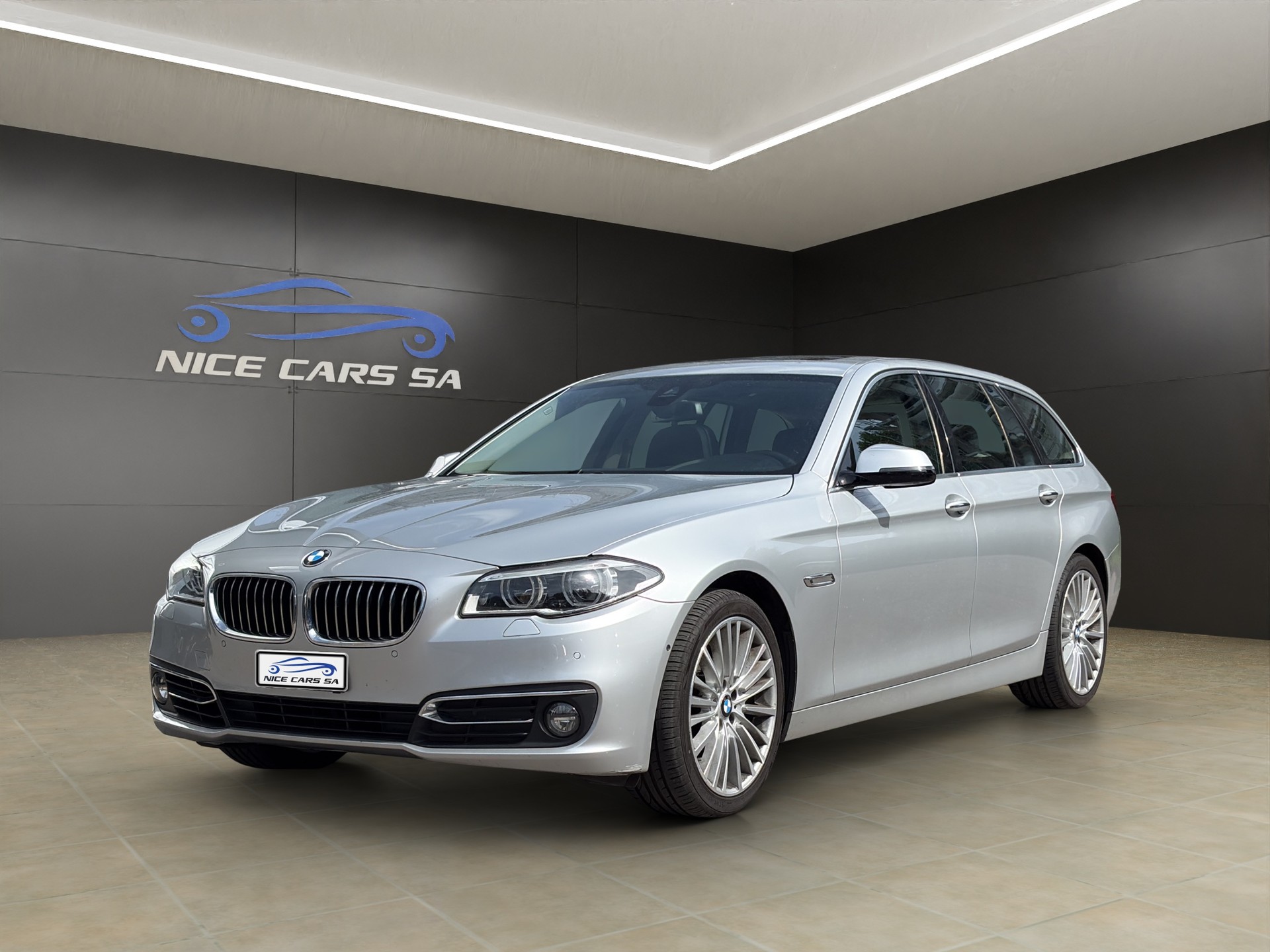 BMW 535i Touring xDrive Luxury Line Steptronic