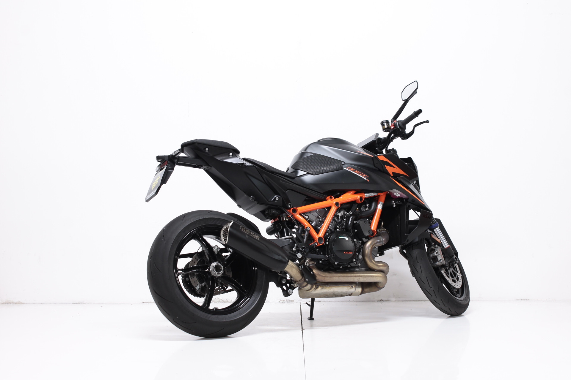KTM 1390 Super Duke R Evo-image-2
