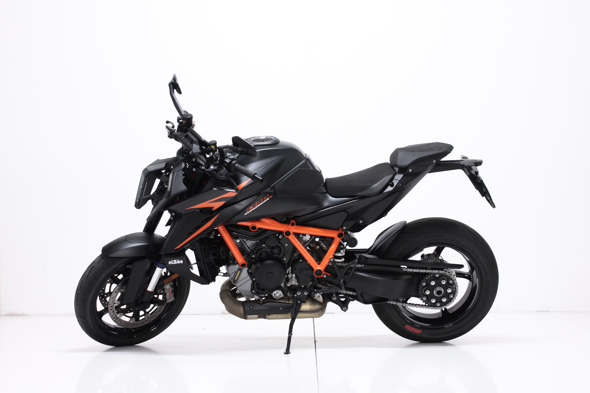 KTM 1390 Super Duke R Evo-image-4