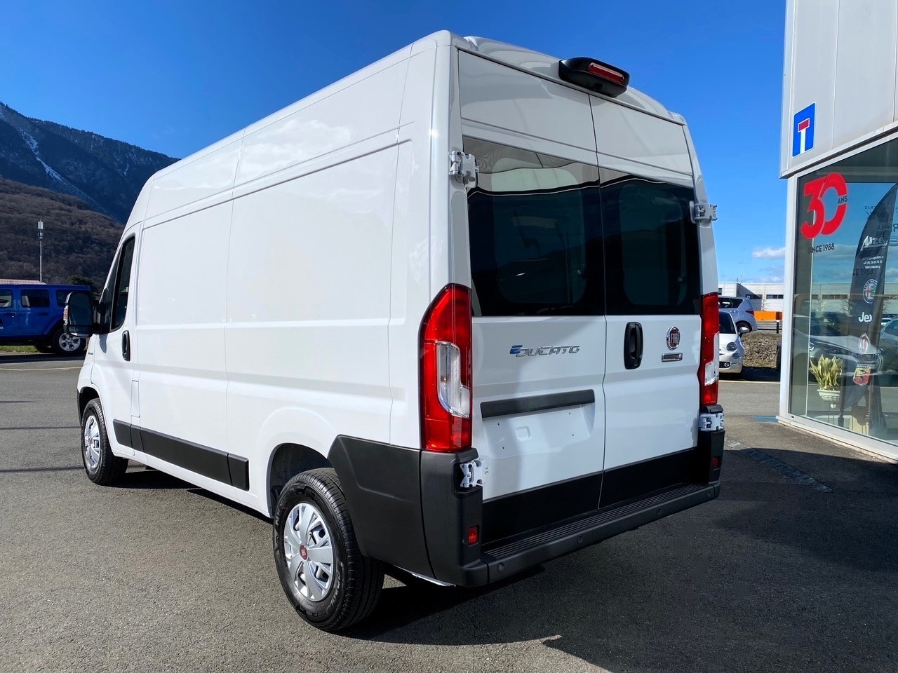 FIAT E-Ducato 35 79kWh L2H2-showroom-element-3