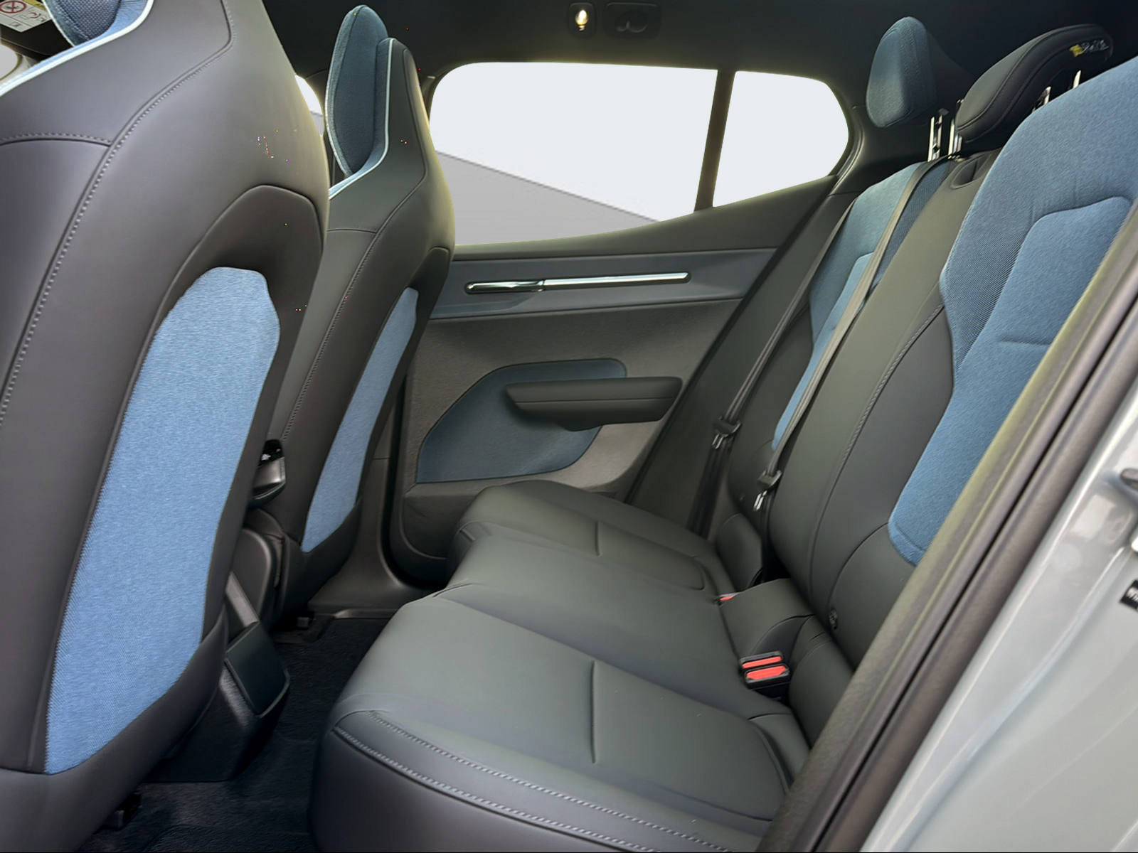 VOLVO EX 30 E60 Ultra-image-13