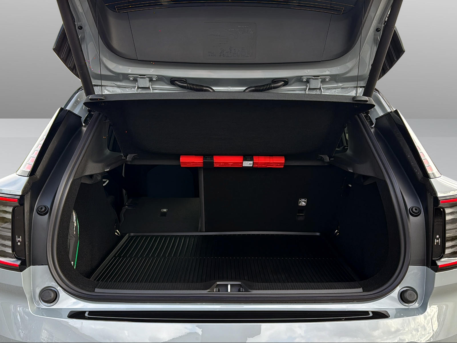 VOLVO EX 30 E60 Ultra-image-15
