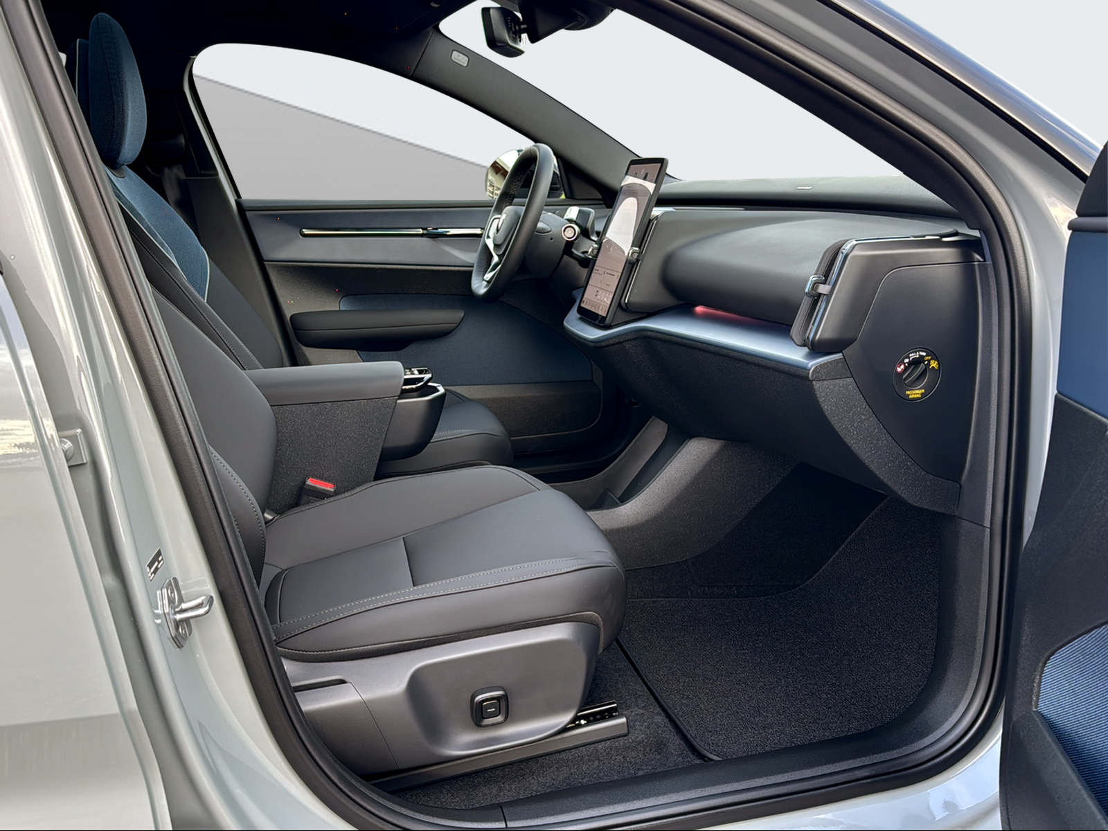 VOLVO EX 30 E60 Ultra-image-14