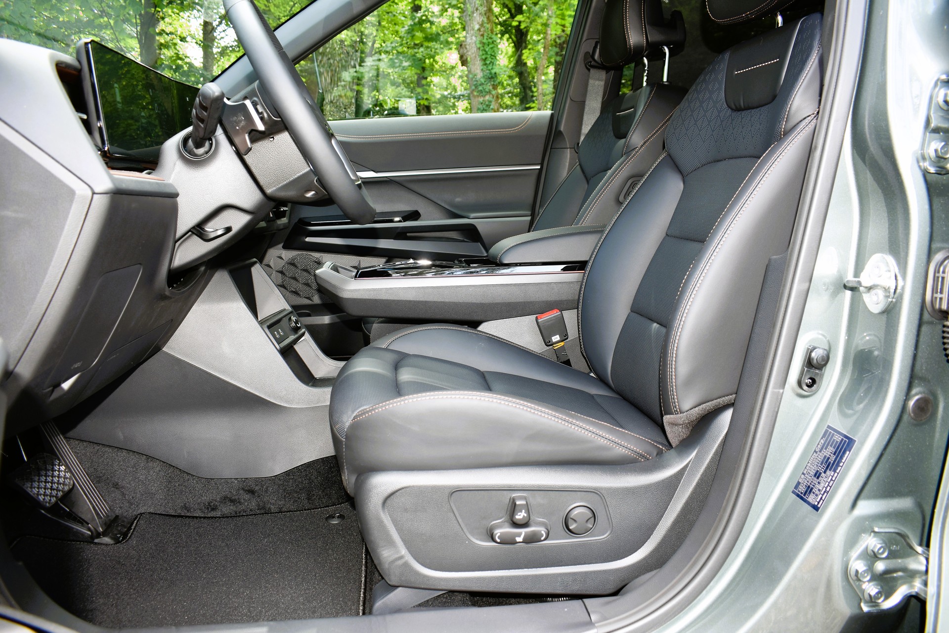 KGM-SsangYong Torres 1.5 TGDI Hybrid Titanium AT-image-5